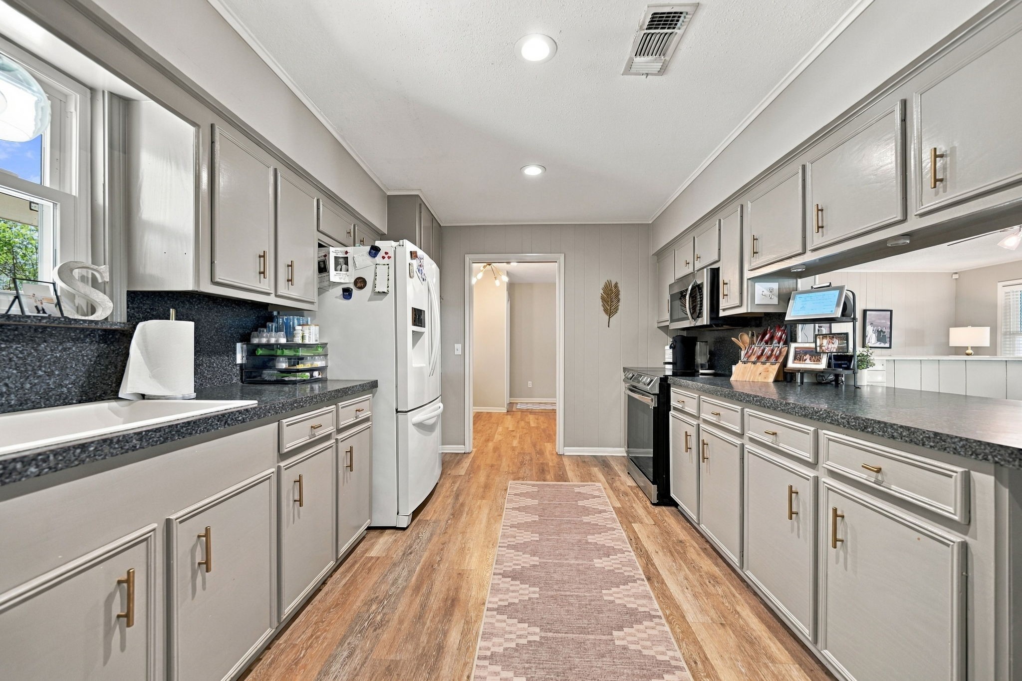 100 N Oak Drive Property Photo 12
