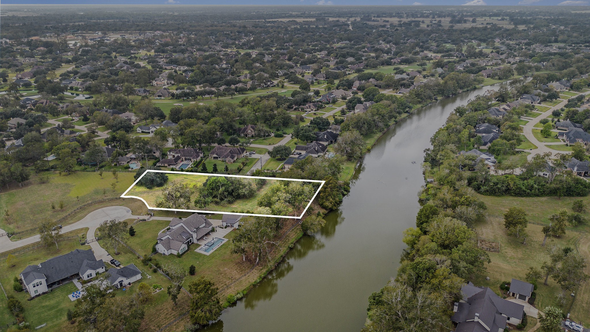 30703 Riverlake Road Property Photo 4