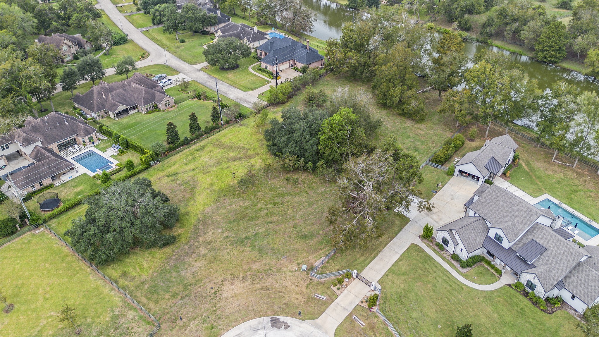 30703 Riverlake Road Property Photo 9
