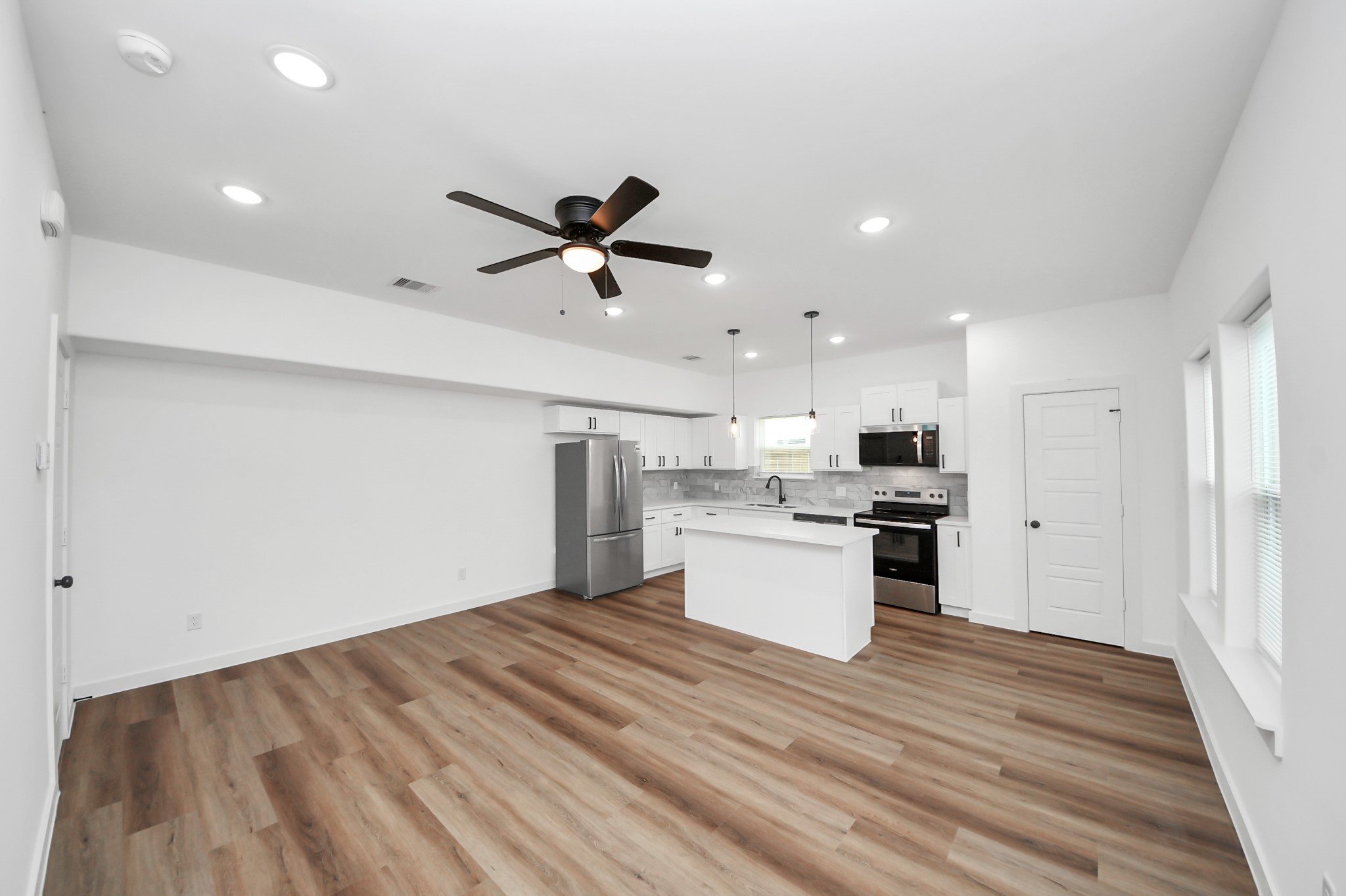 8021 Birmingham Street B Property Photo 6