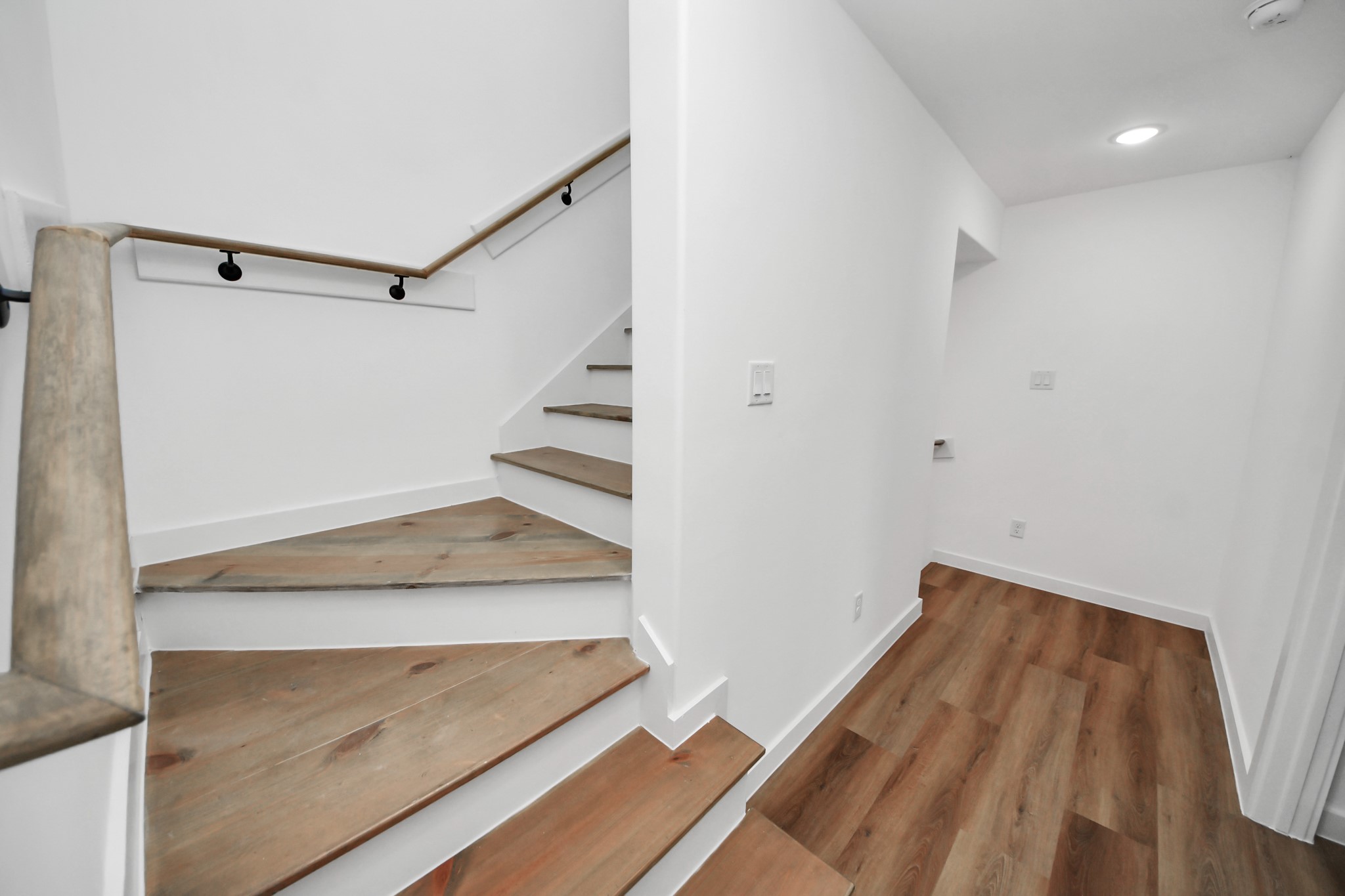 8021 Birmingham Street B Property Photo 16
