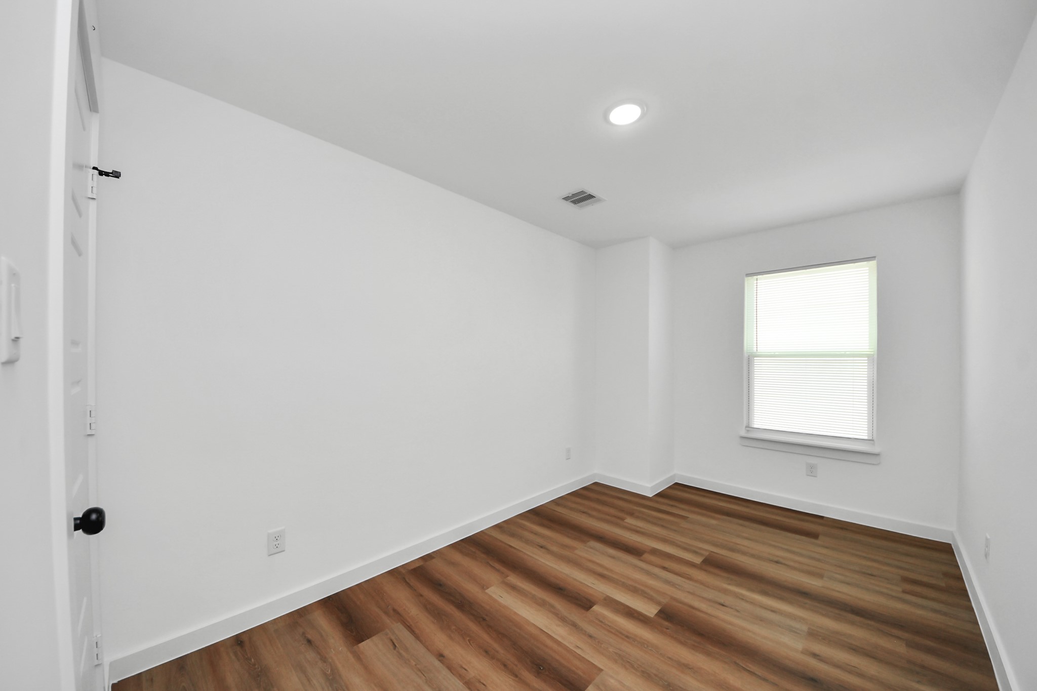 8021 Birmingham Street B Property Photo 23
