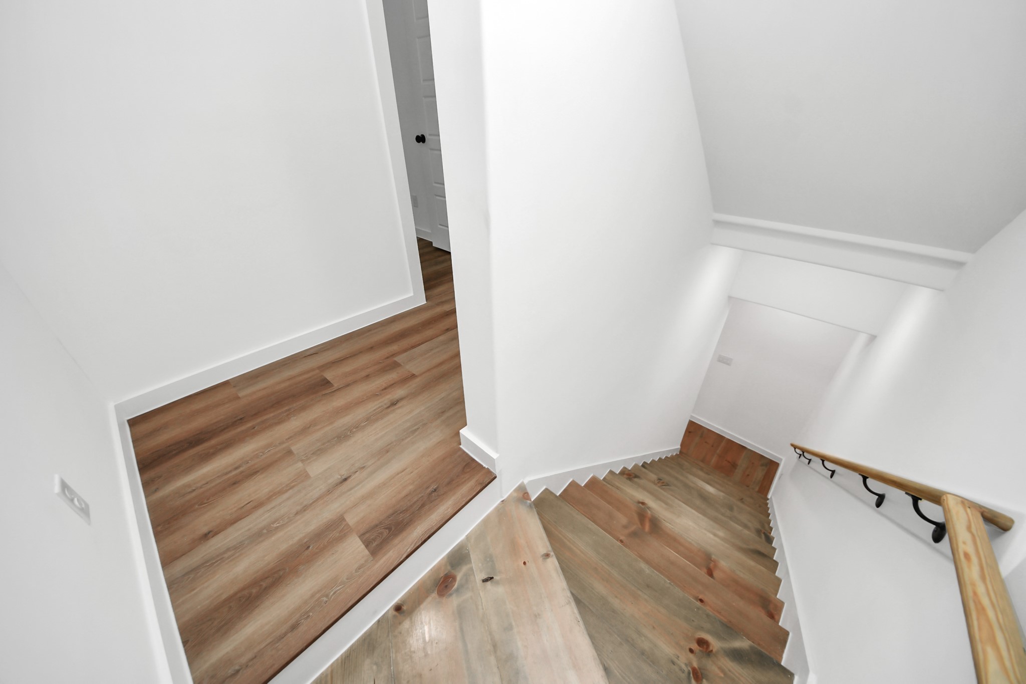 8021 Birmingham Street B Property Photo 24