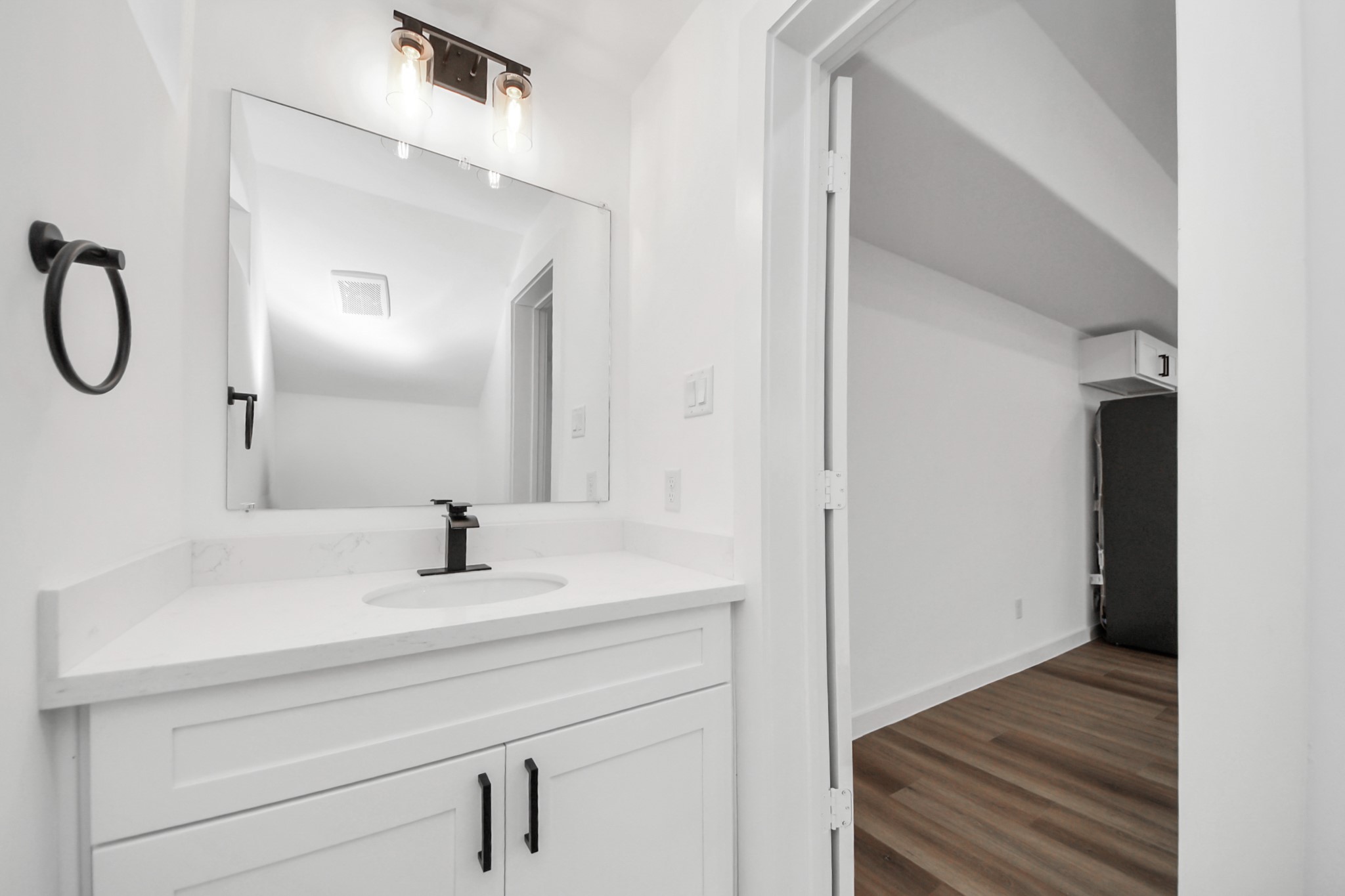 8021 Birmingham Street B Property Photo 25