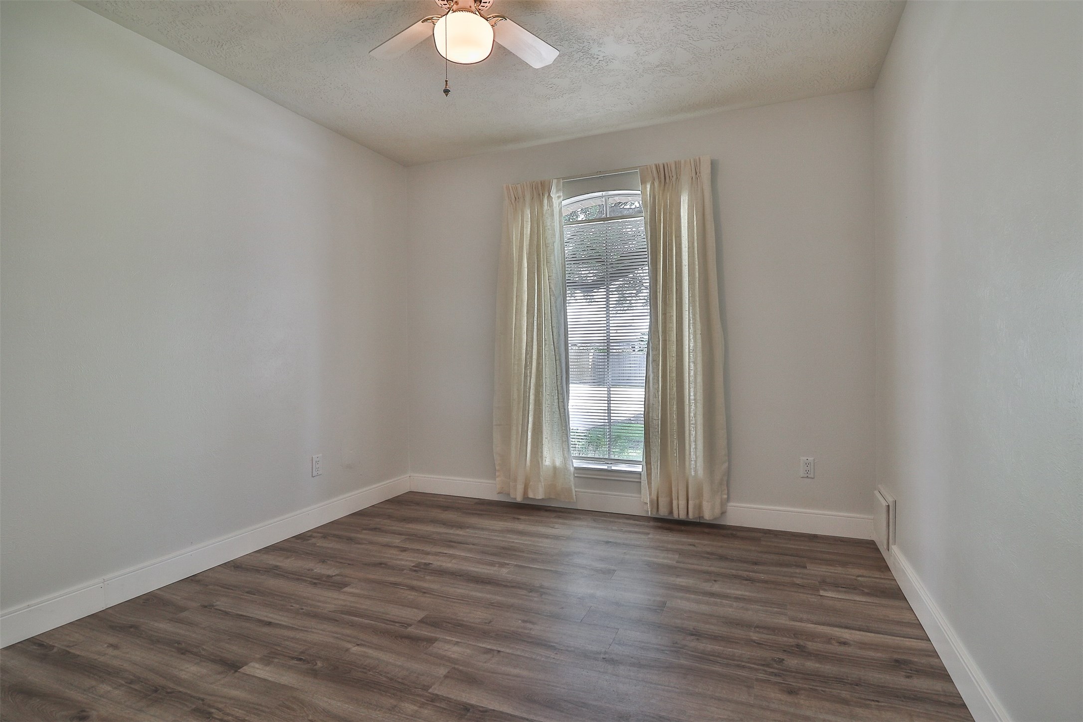 10910 Scenic Drive Property Photo 37