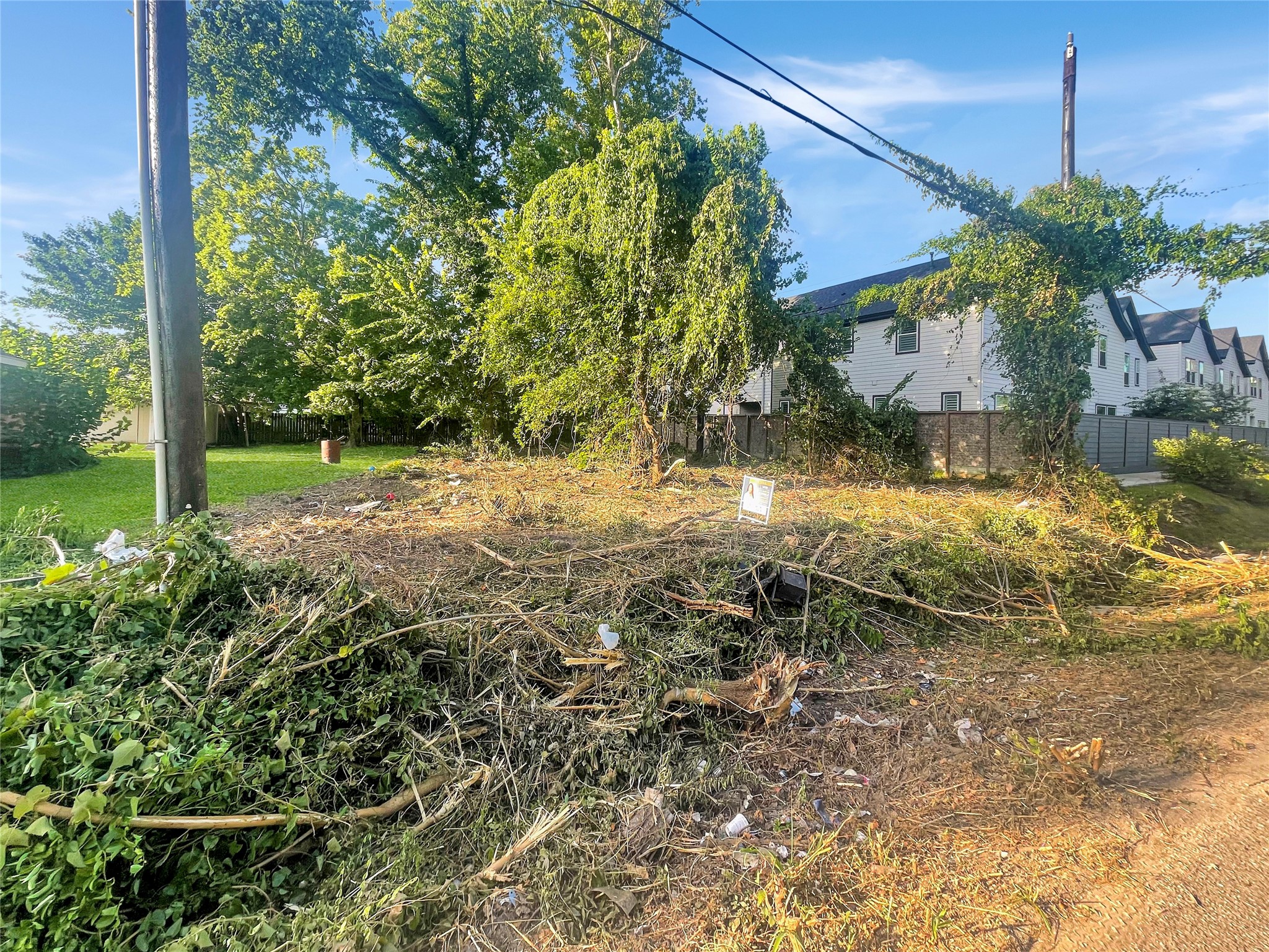 5908 Maxroy Street Property Photo 2