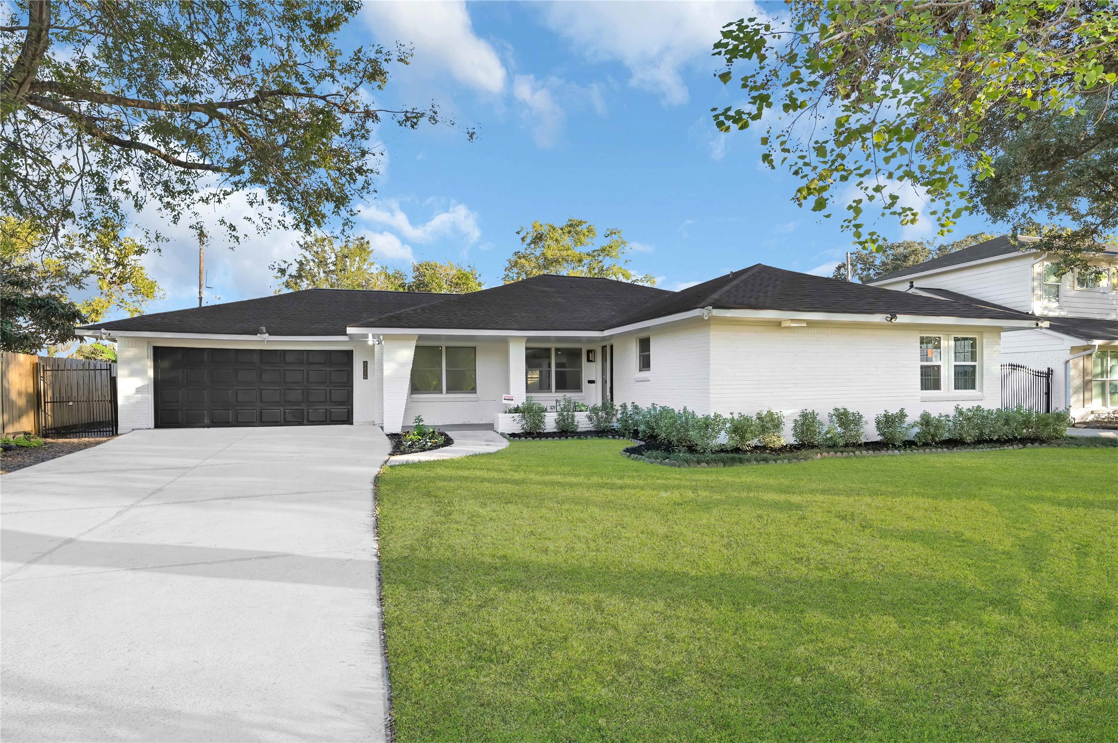 4426 Creekbend Drive Property Photo 1