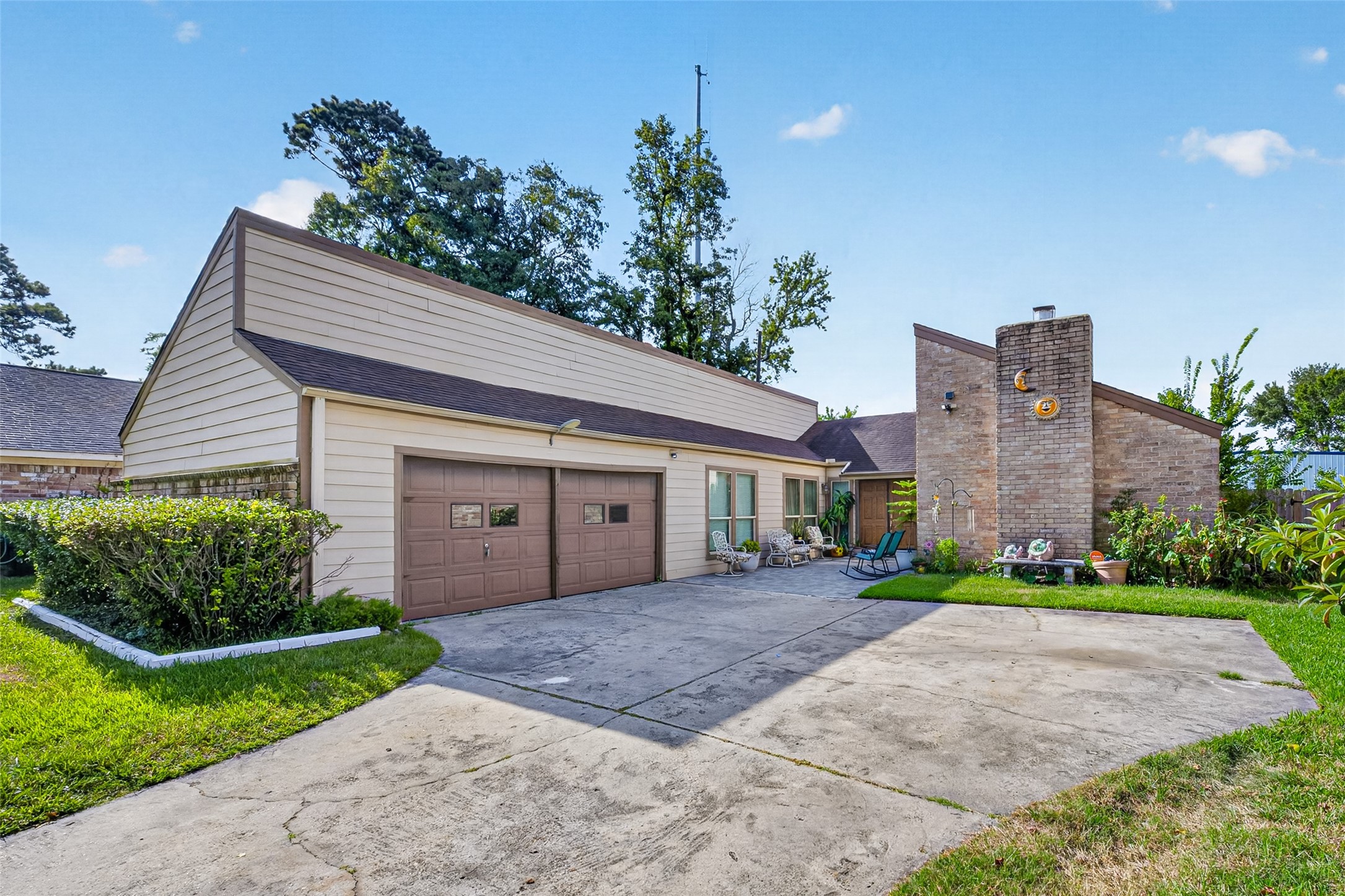 5522 Green Timbers Drive Property Photo 1