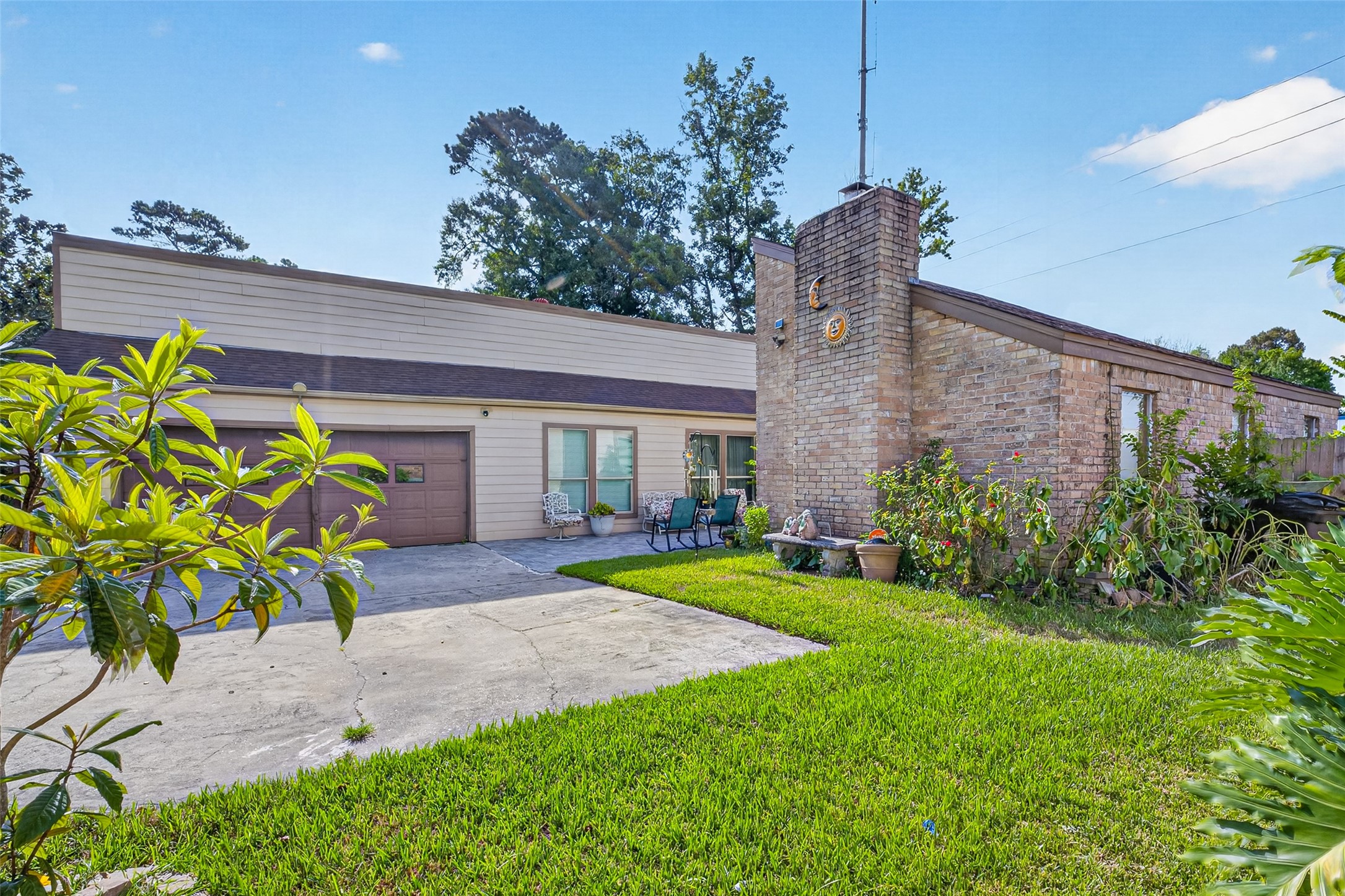 5522 Green Timbers Drive Property Photo 2