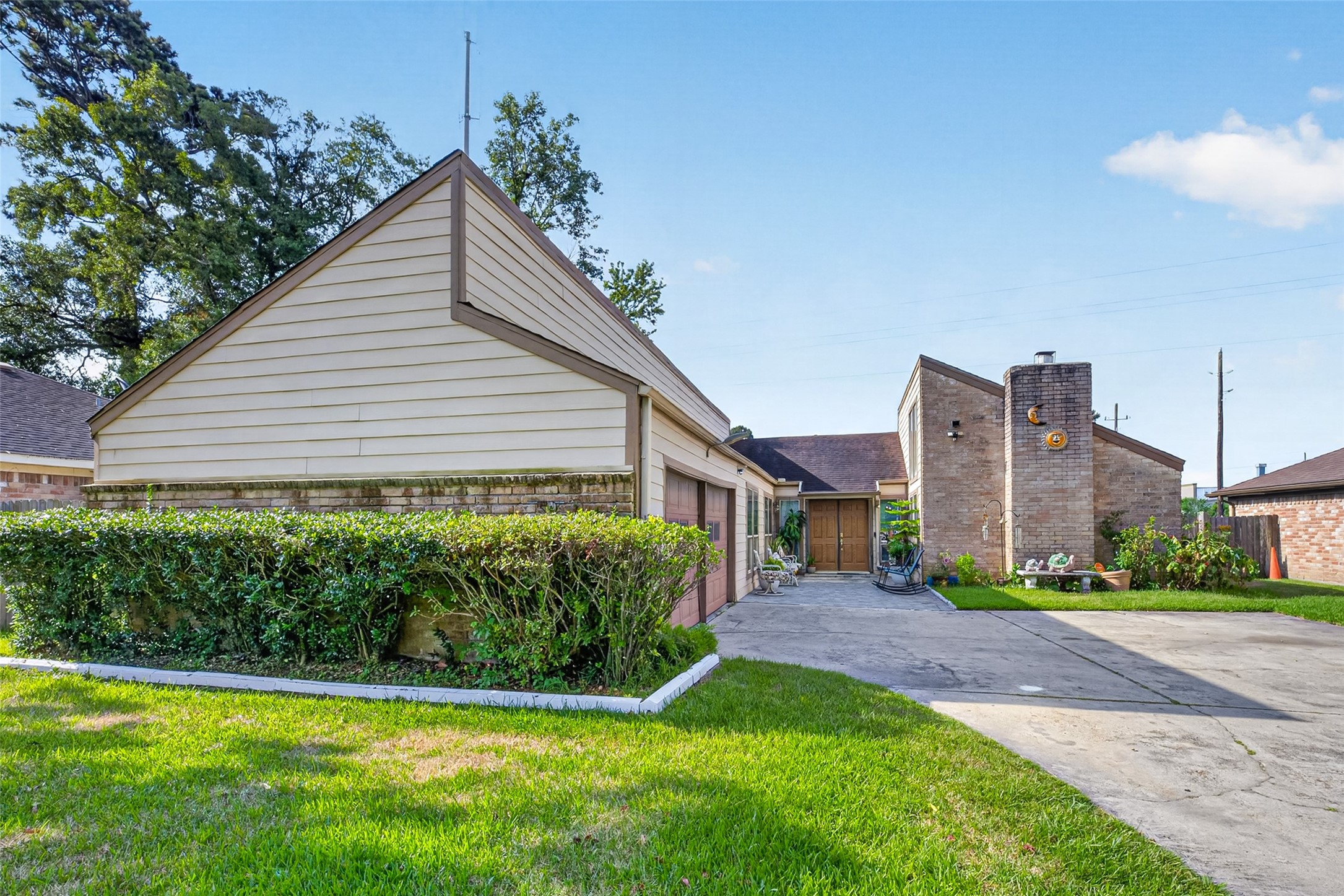 5522 Green Timbers Drive Property Photo 3
