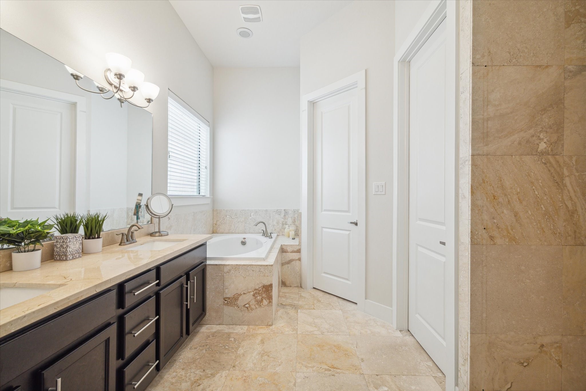 52 N Hutcheson Street Property Photo 11