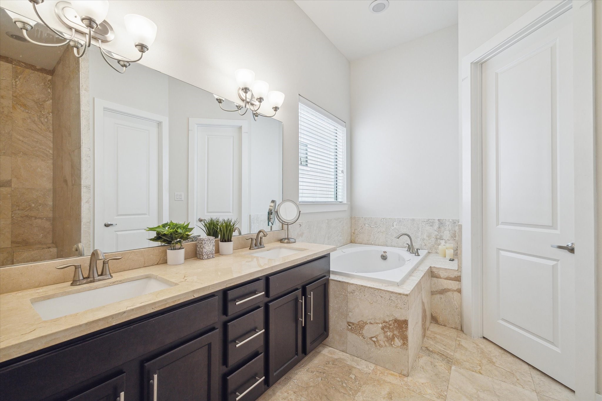 52 N Hutcheson Street Property Photo 12