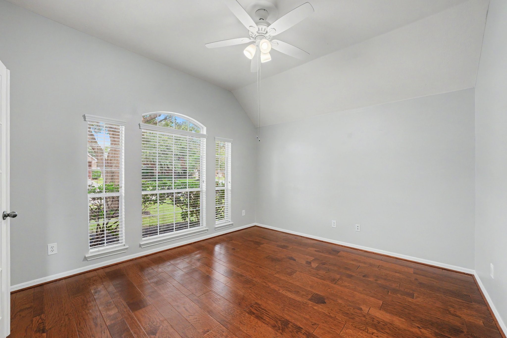 2503 Falcon Knoll Lane Property Photo 12