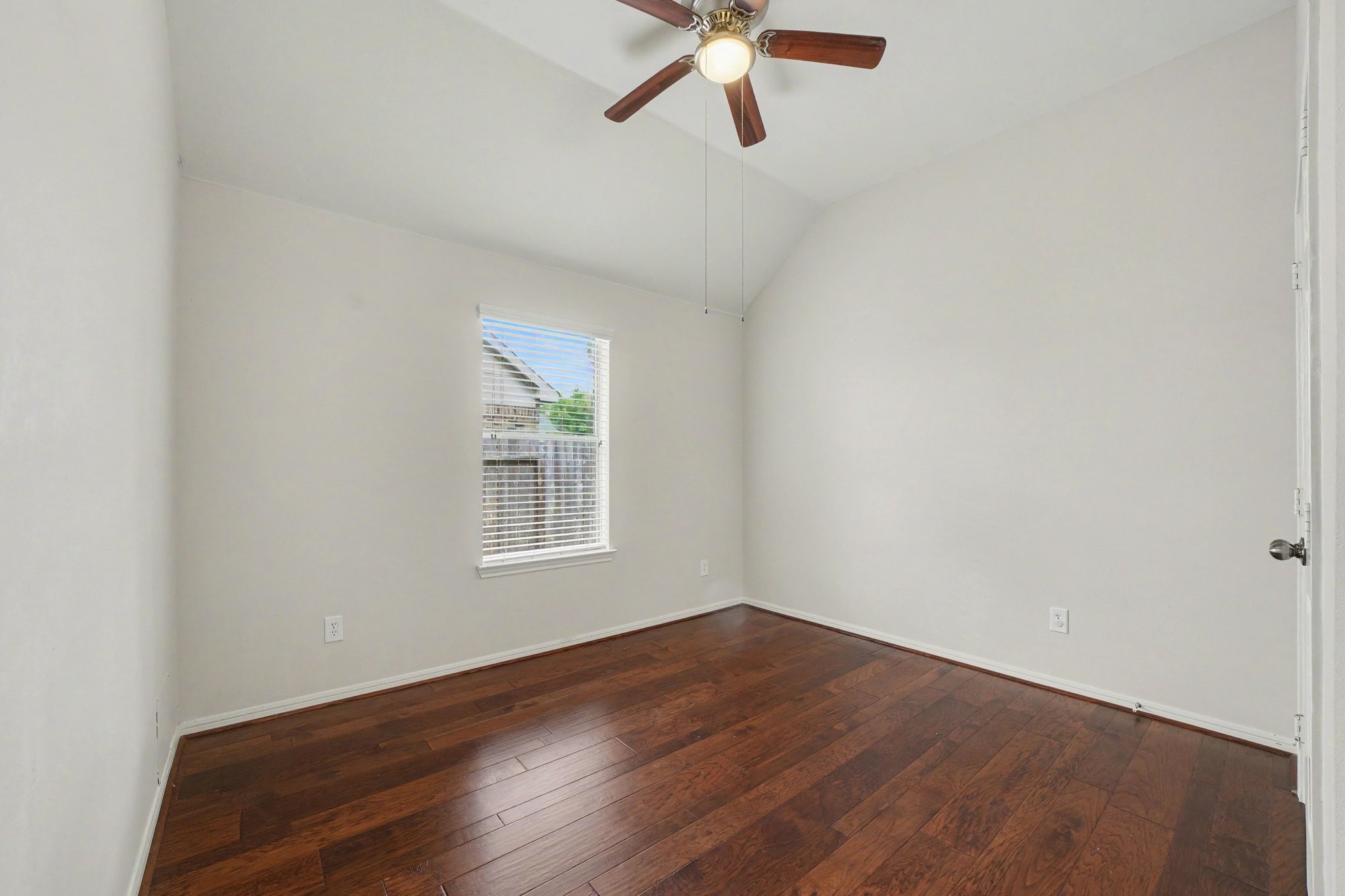 2503 Falcon Knoll Lane Property Photo 24