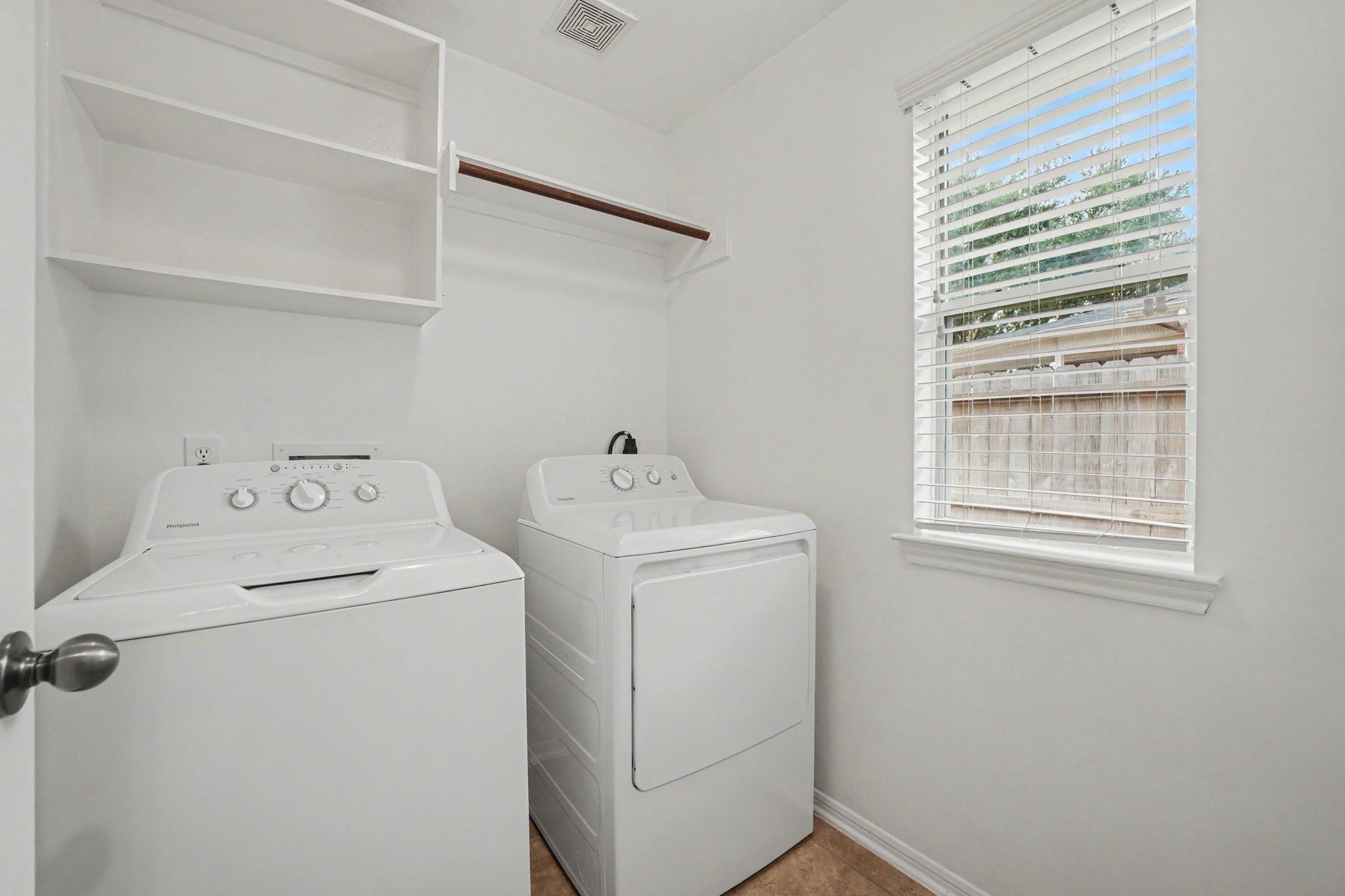 2503 Falcon Knoll Lane Property Photo 37