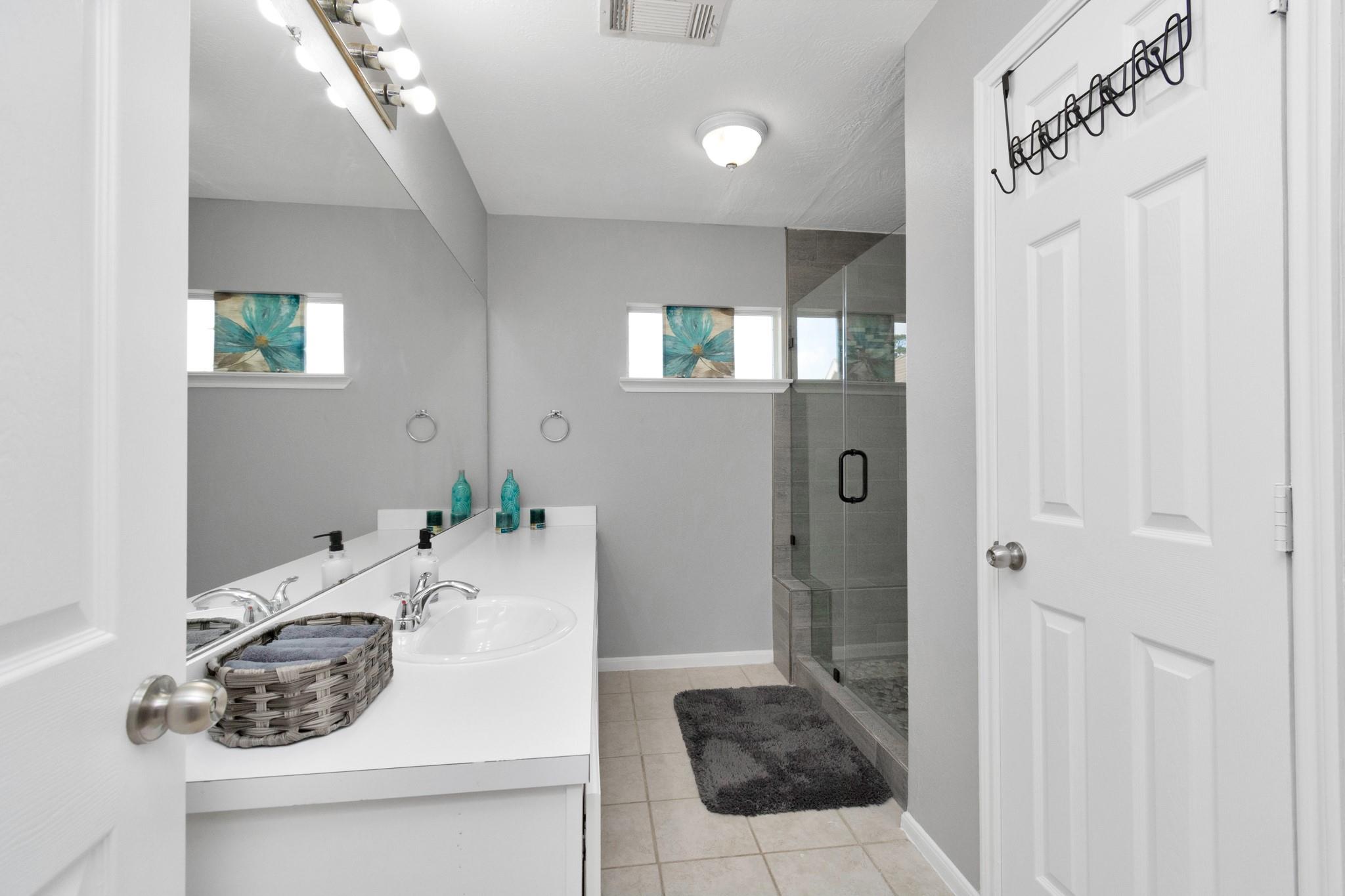 5822 Santa Bernadetta Property Photo 8