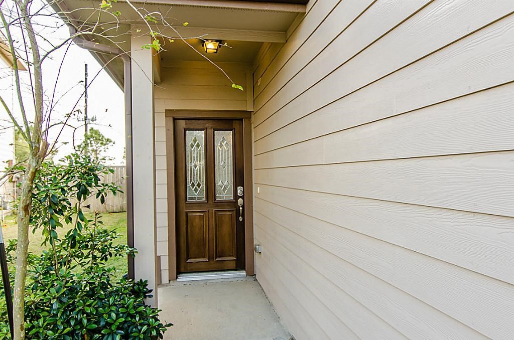 6474 Calgary Woods Lane Property Photo 2