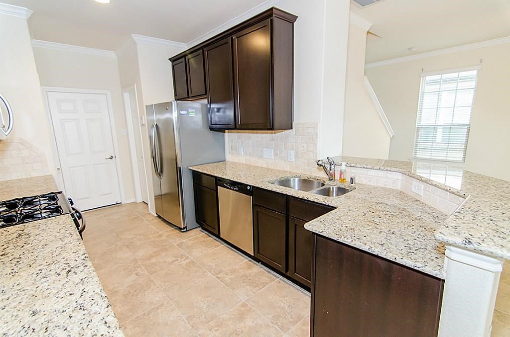 6474 Calgary Woods Lane Property Photo 11