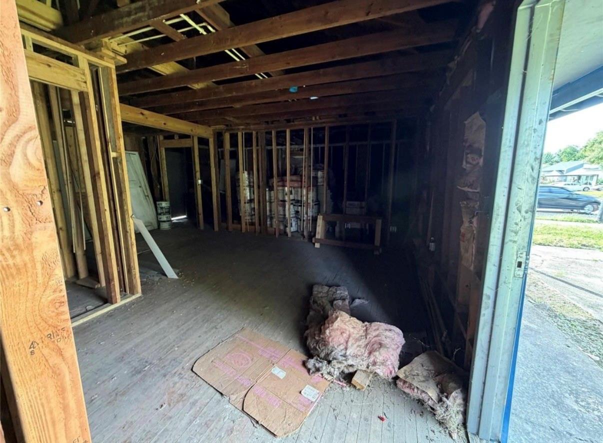 3902 Alberta Street Property Photo 5