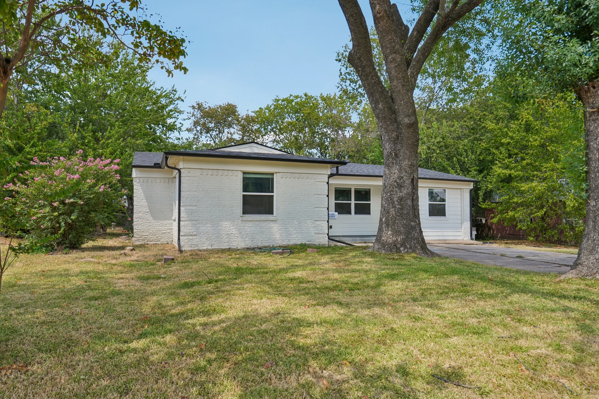 4507 Hyde Park Drive Property Photo 8
