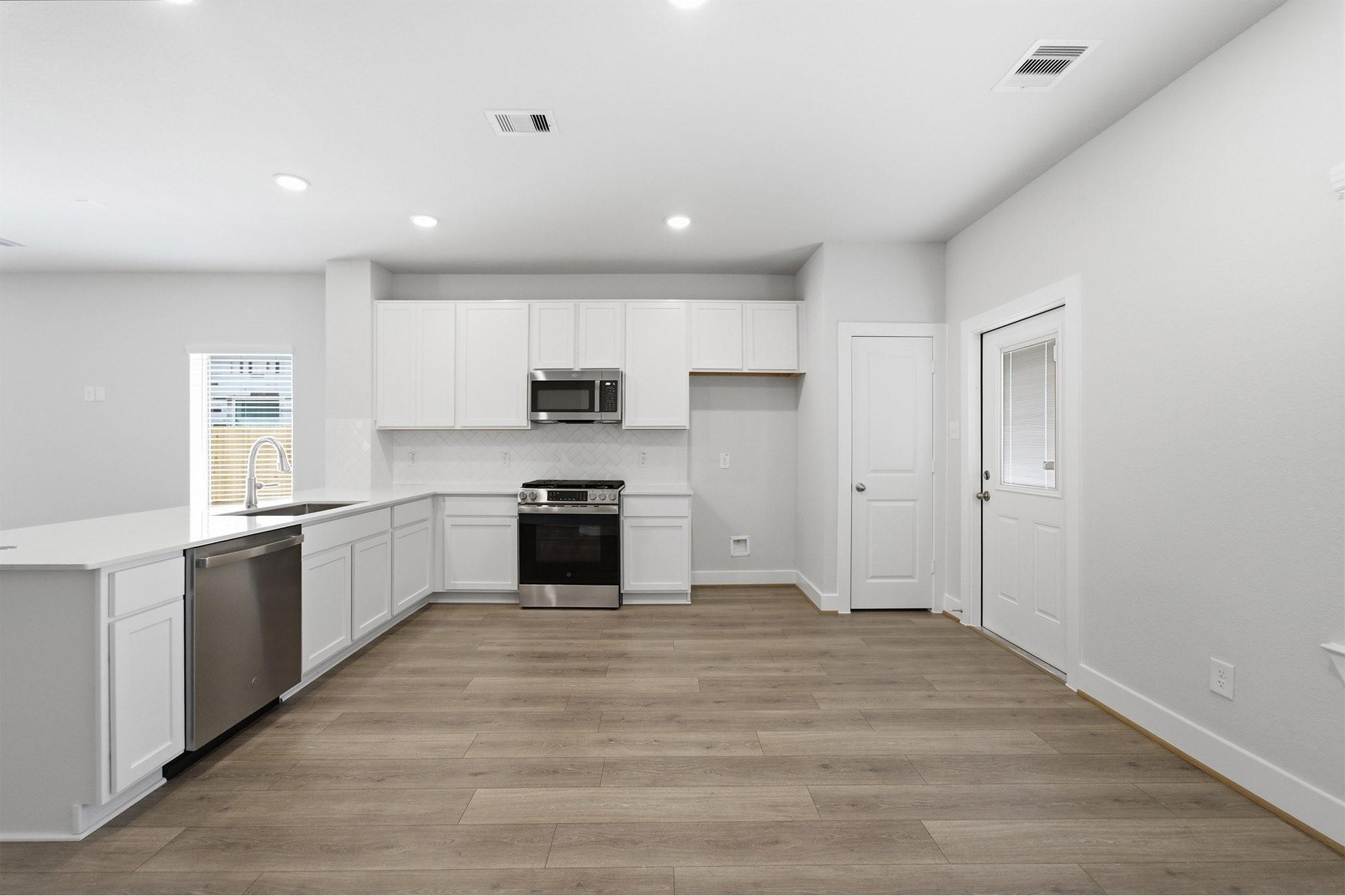 8931 Gull Canyon Drive, Baytown Tx 77521 Property Photo 17