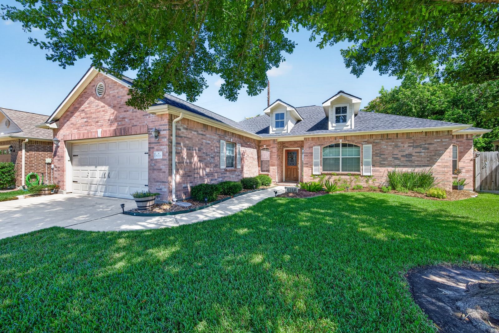 6118 N Fawnlake Drive Property Photo 1