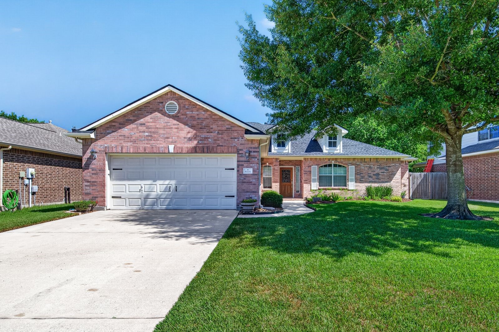 6118 N Fawnlake Drive Property Photo 2