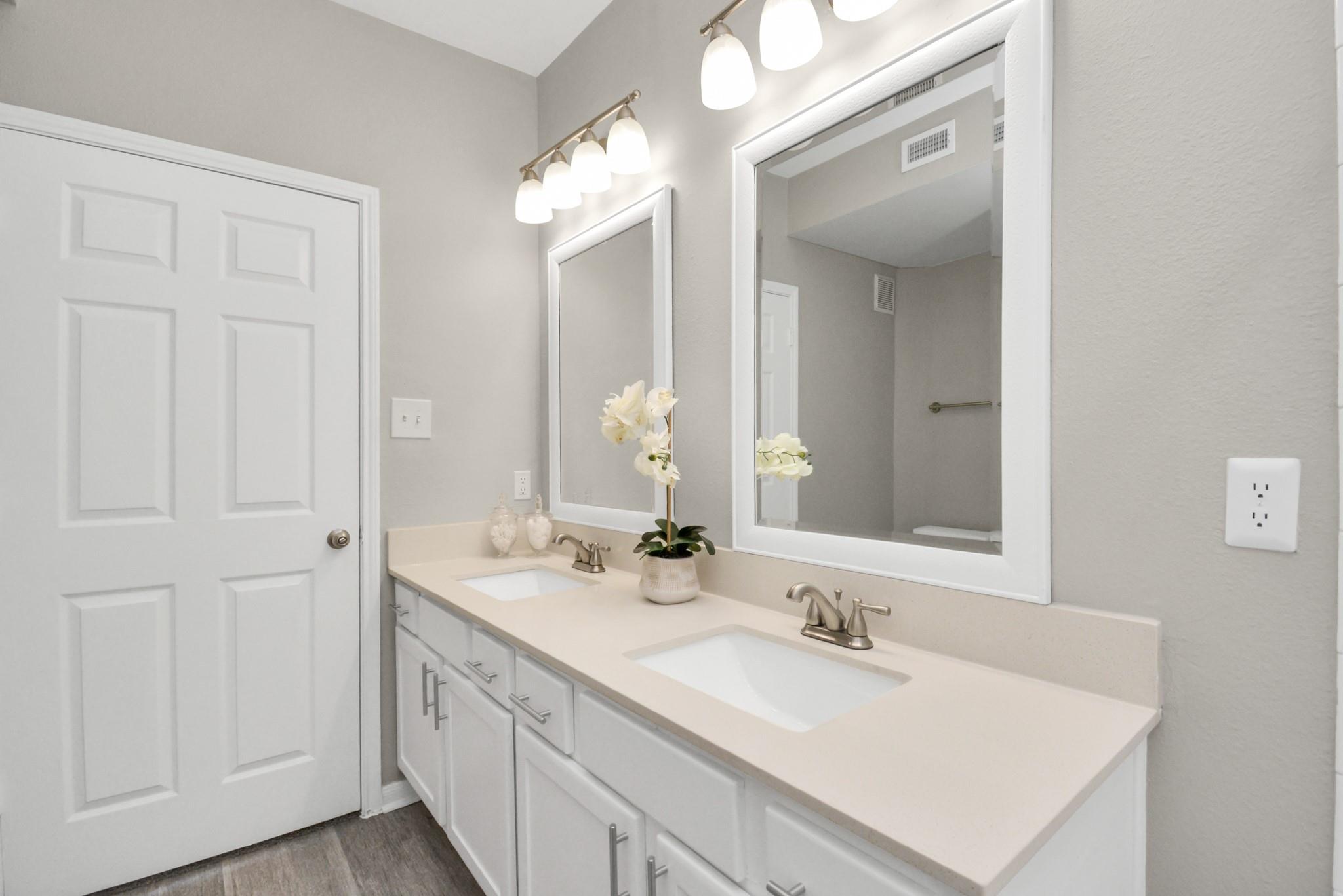 2222 Maroneal Street 0221 Property Photo 9