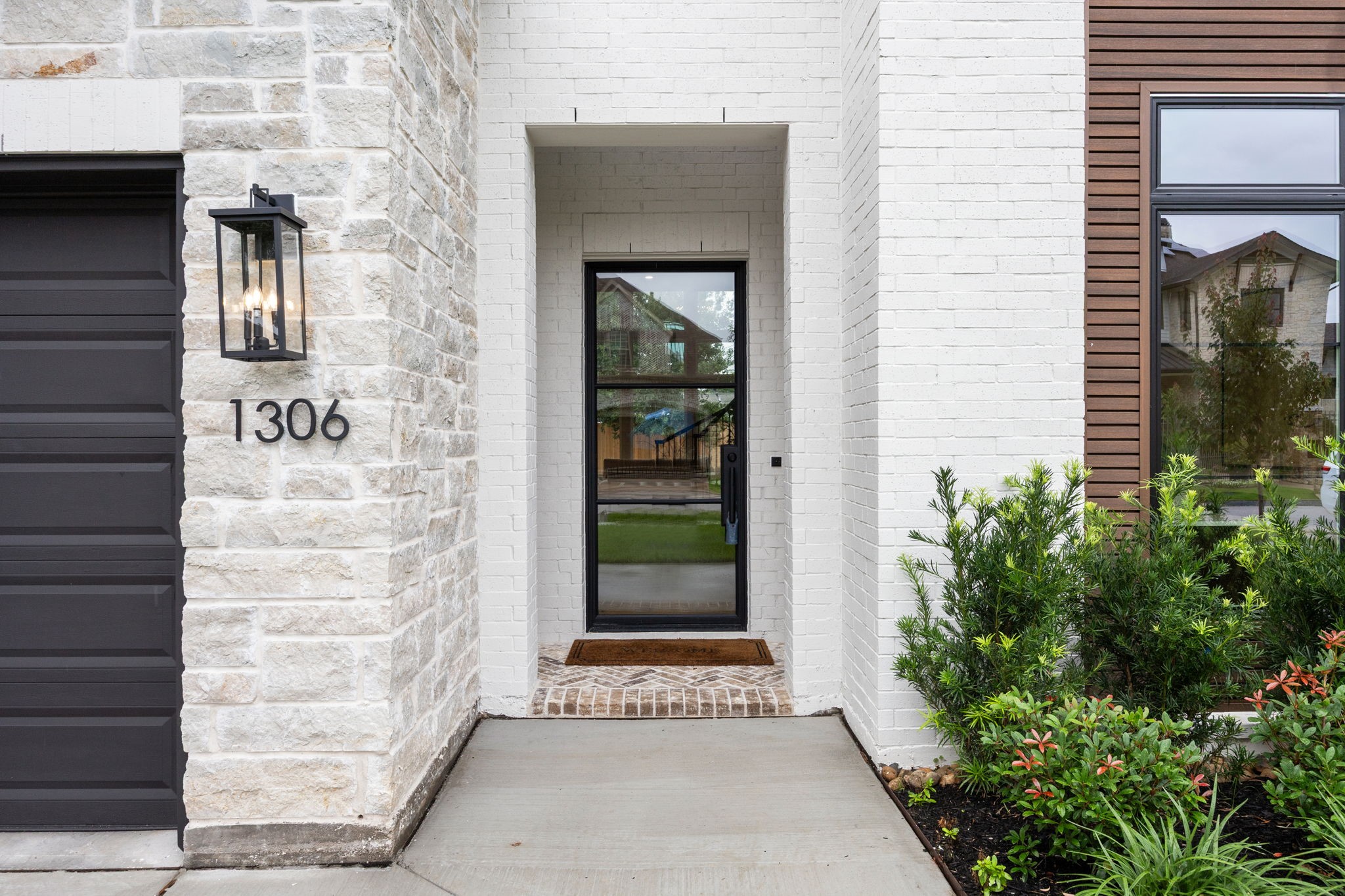 1306 Zora Street Property Photo 2