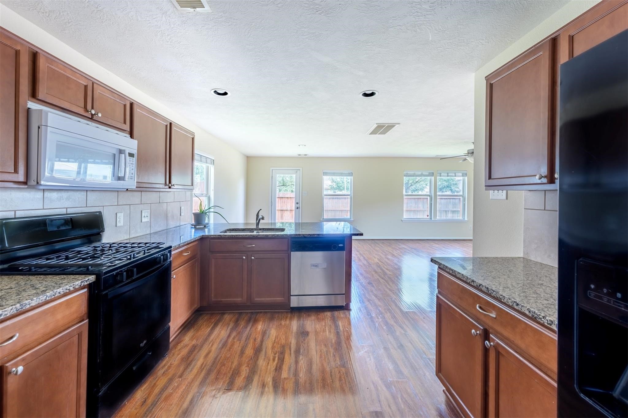 18961 Bobcat Path Court Property Photo 7