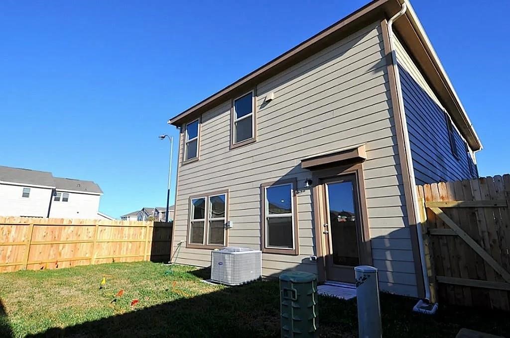 18961 Bobcat Path Court Property Photo 18