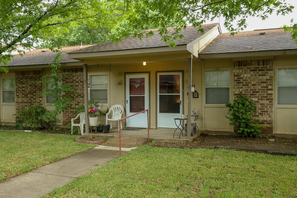 125 Janis Street Property Photo 3