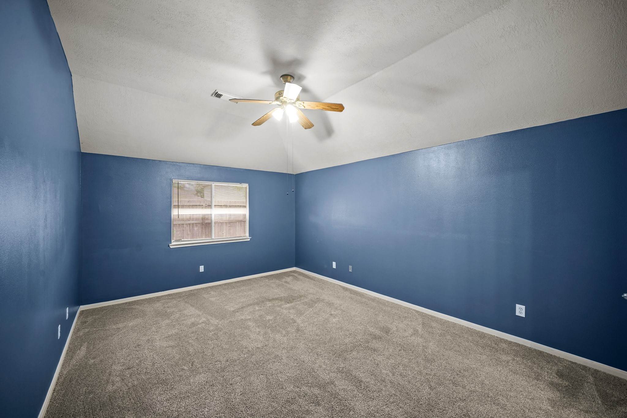 19322 Cactus Rose Drive Property Photo 4