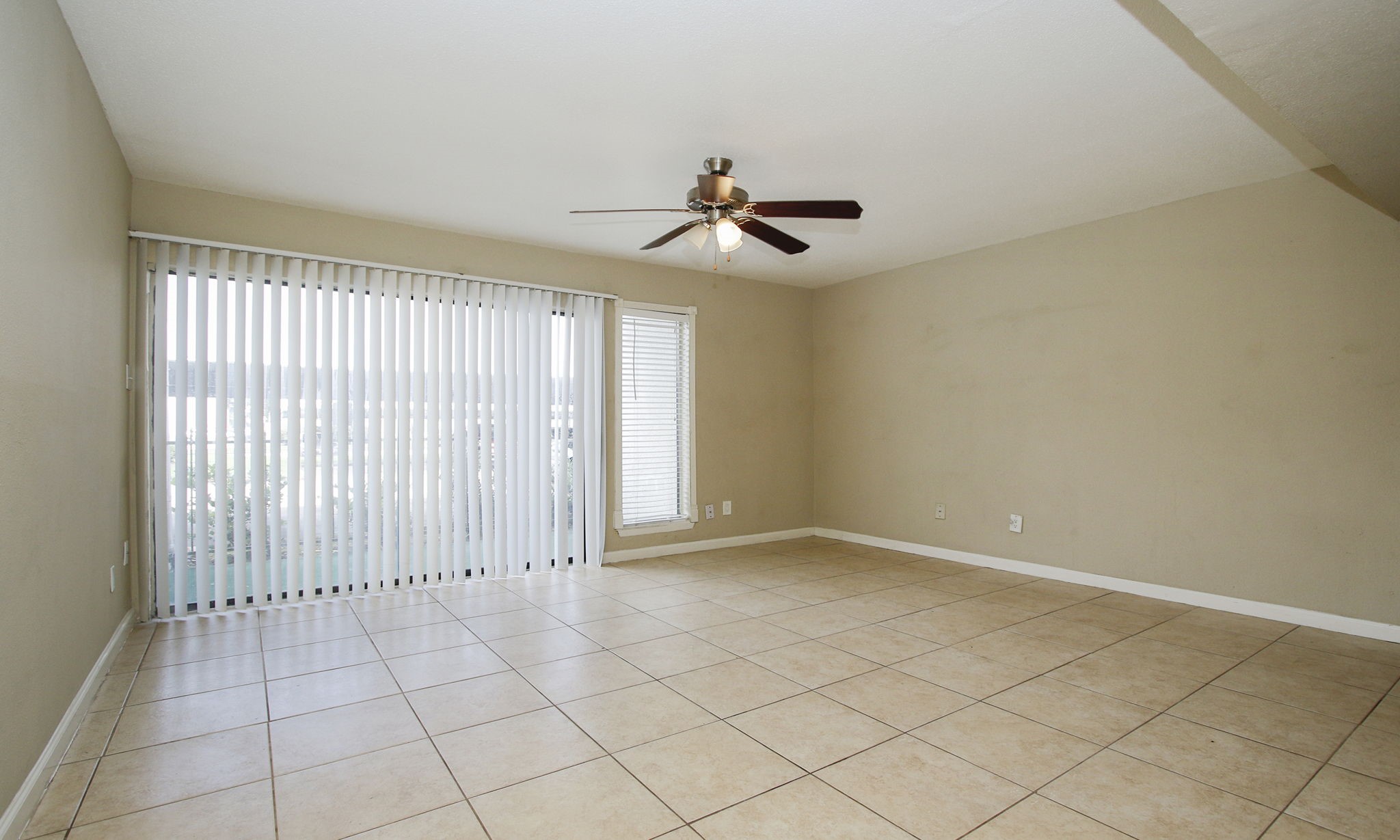 2822 S Bartell Drive 6 Property Photo 6