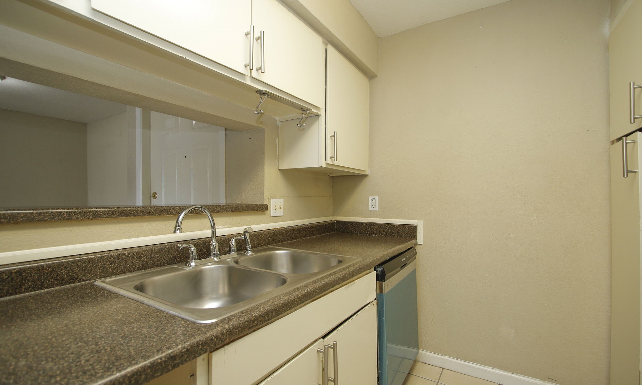 2822 S Bartell Drive 6 Property Photo 11