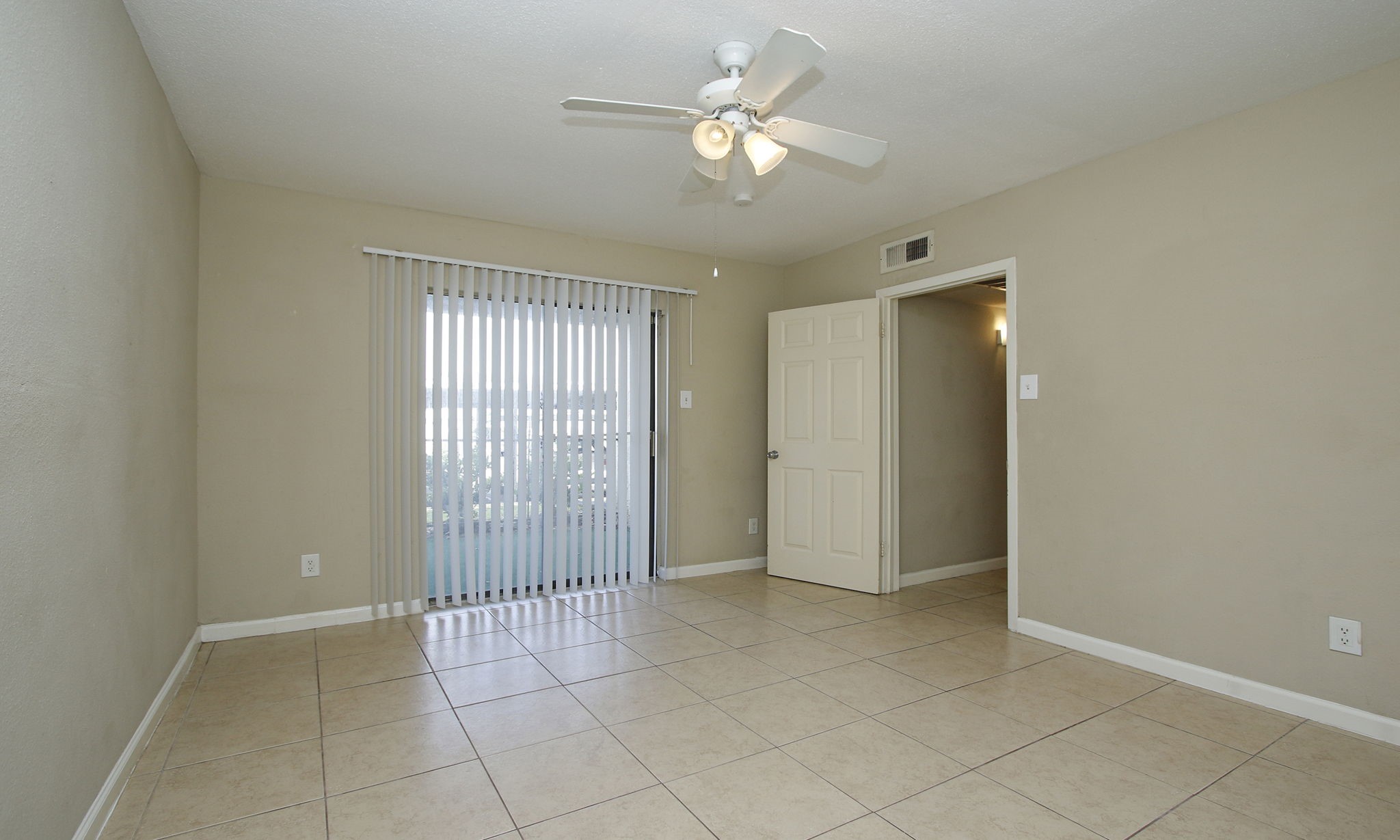 2822 S Bartell Drive 6 Property Photo 14