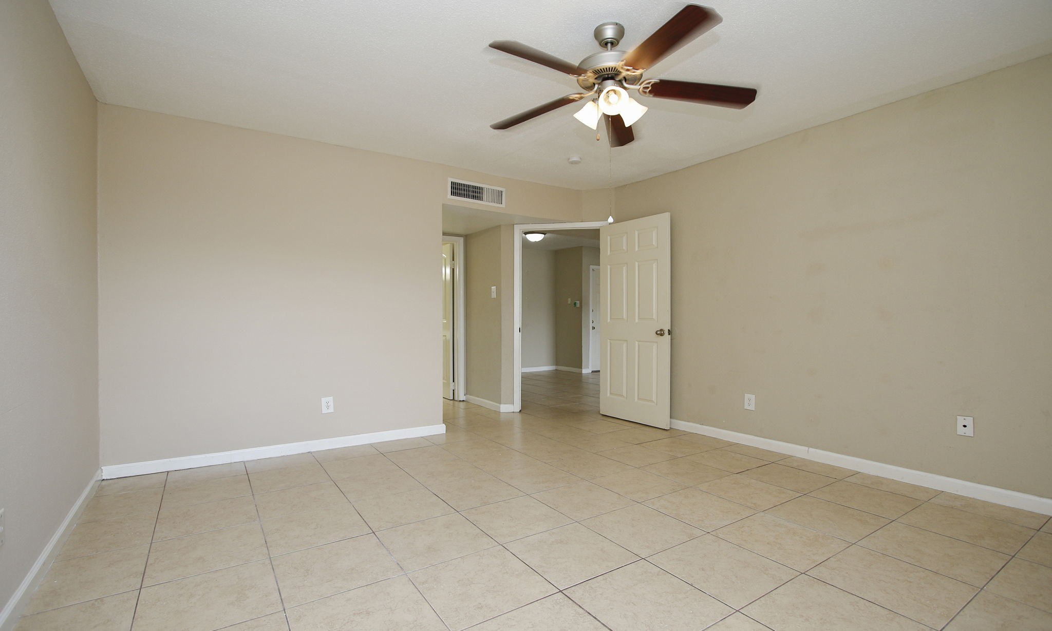 2822 S Bartell Drive 6 Property Photo 20