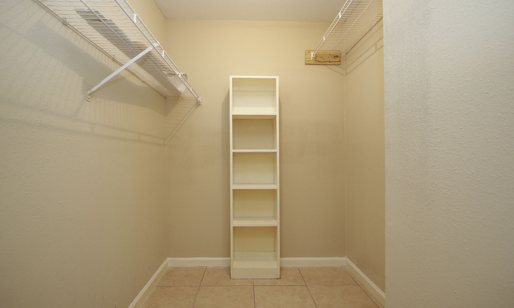 2822 S Bartell Drive 6 Property Photo 21
