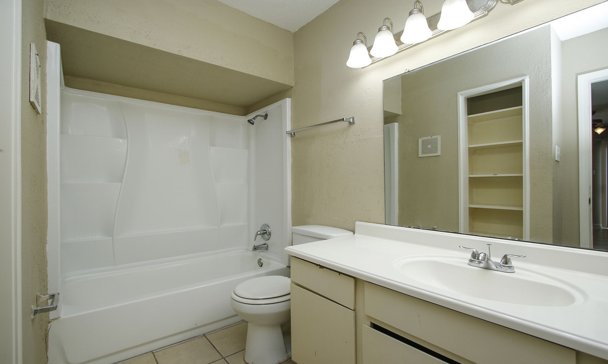2822 S Bartell Drive 6 Property Photo 22