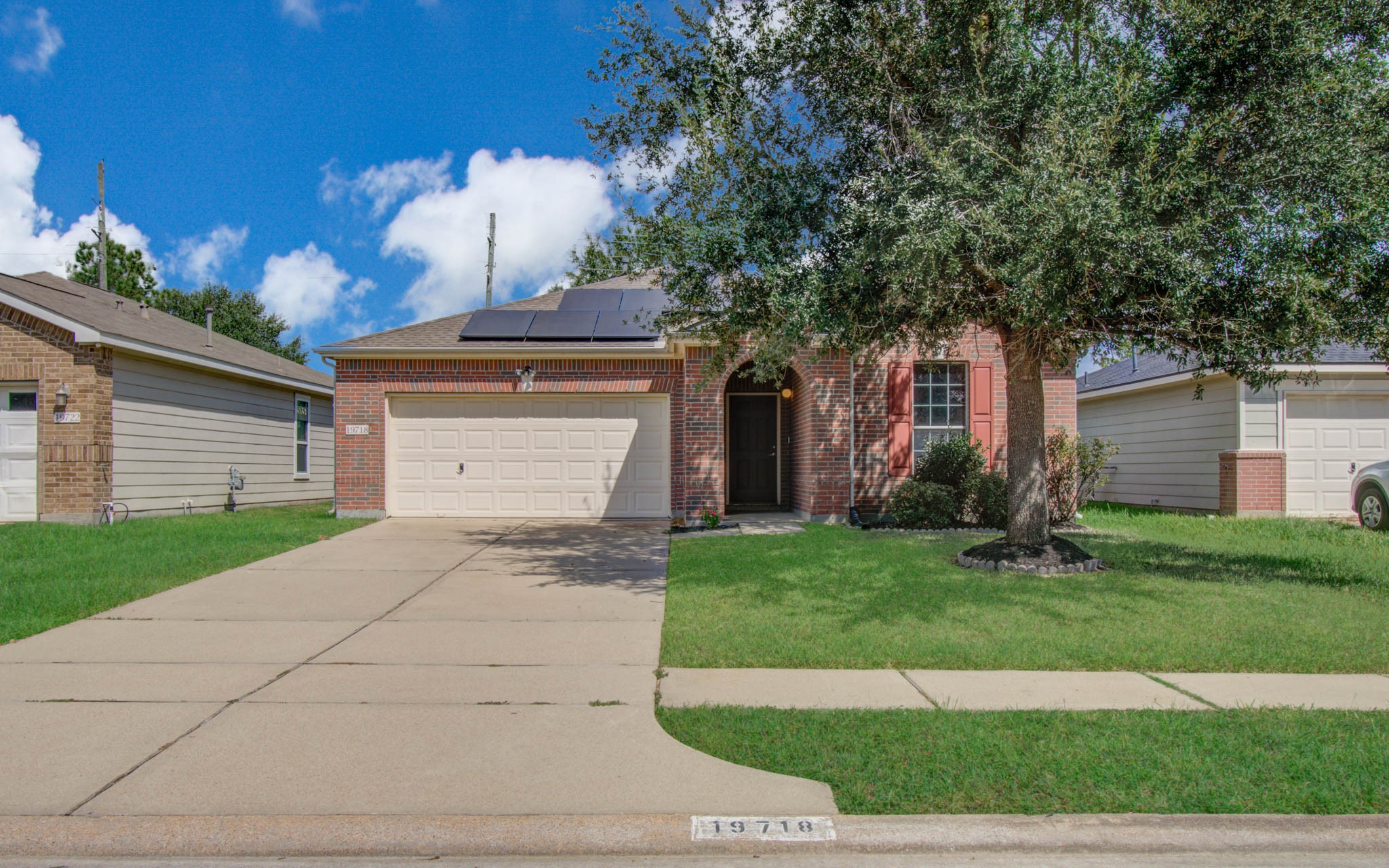 19718 Redwood Manor Lane Property Photo 2