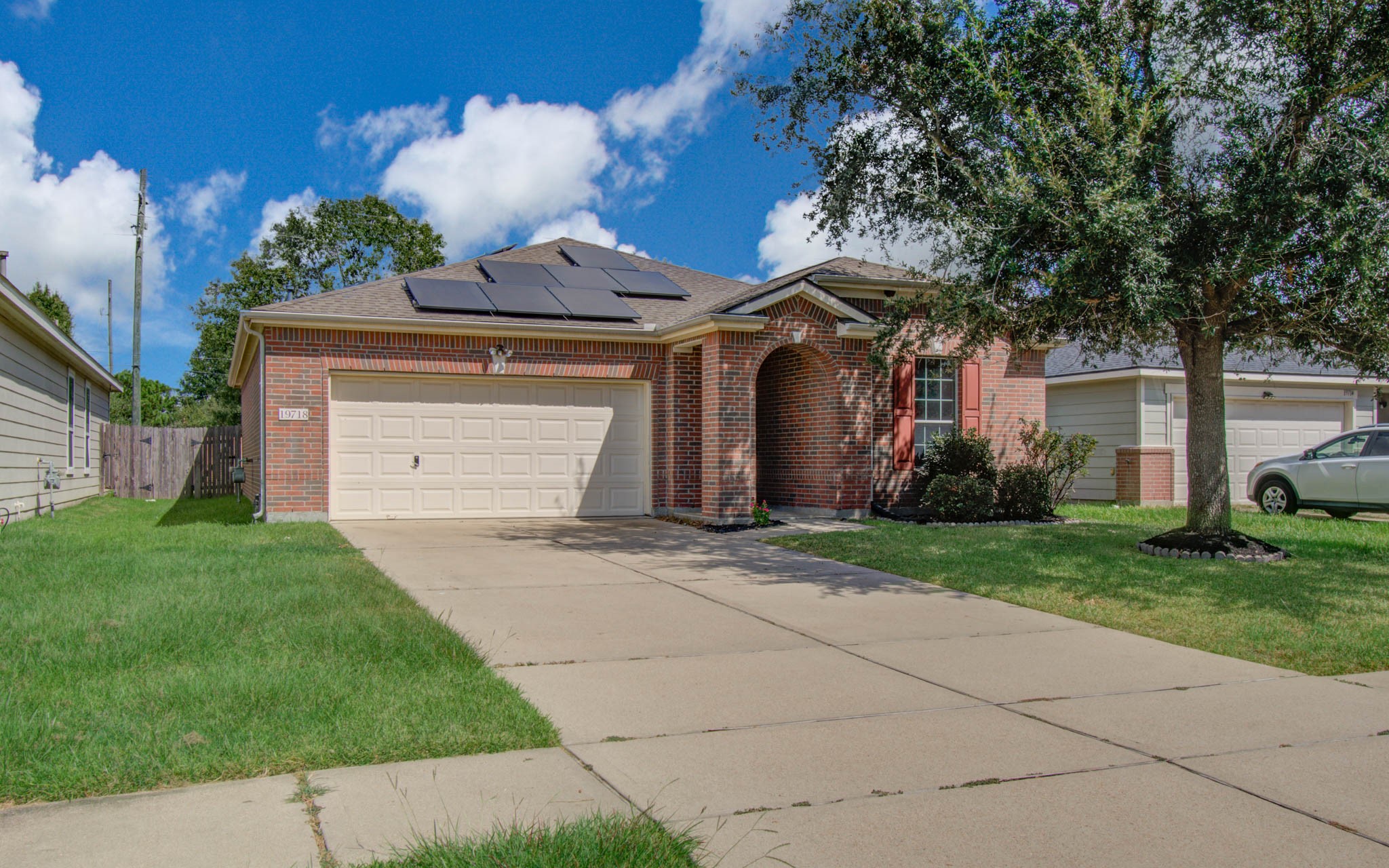 19718 Redwood Manor Lane Property Photo 3