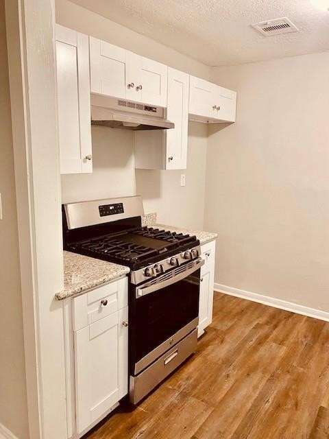942 Oakstone Street Property Photo 3