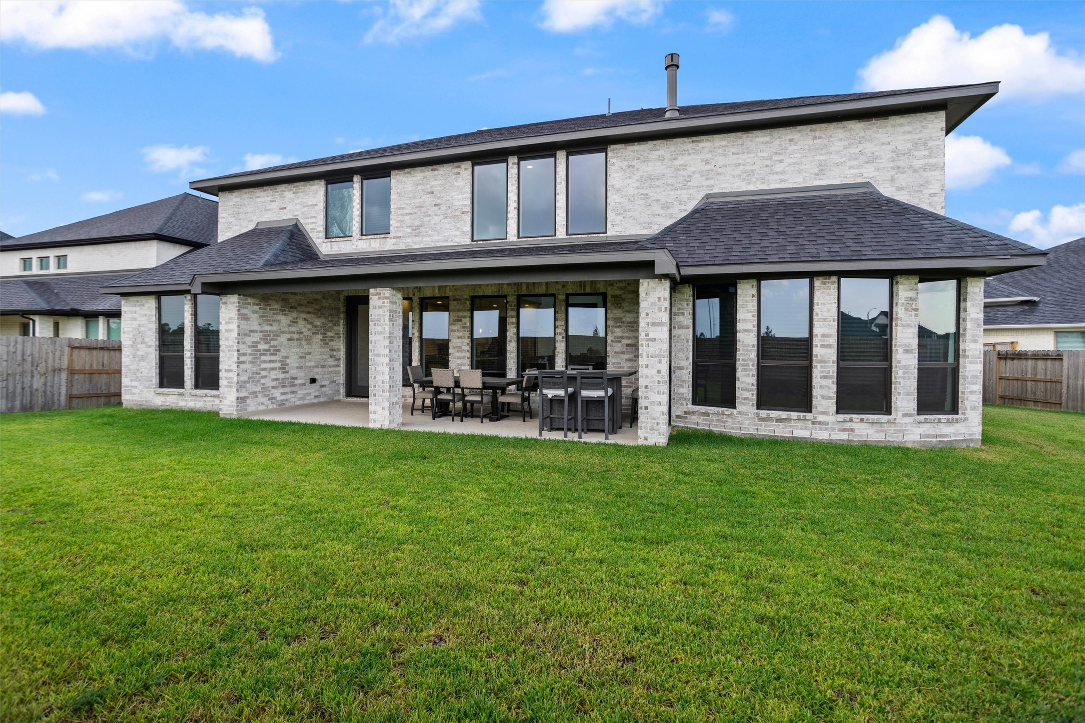 25246 Bamburgh Drive Property Photo 4