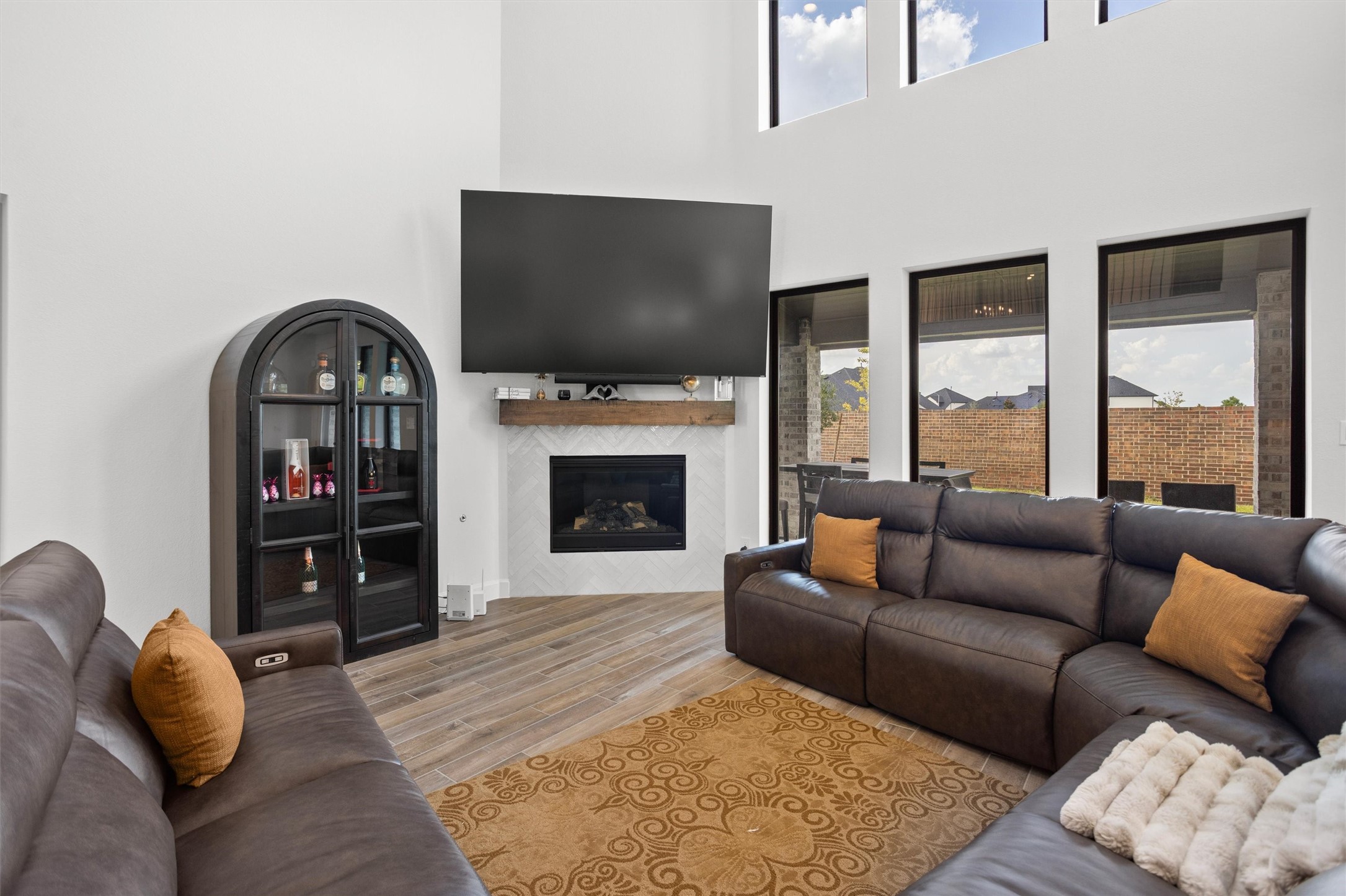 25246 Bamburgh Drive Property Photo 14