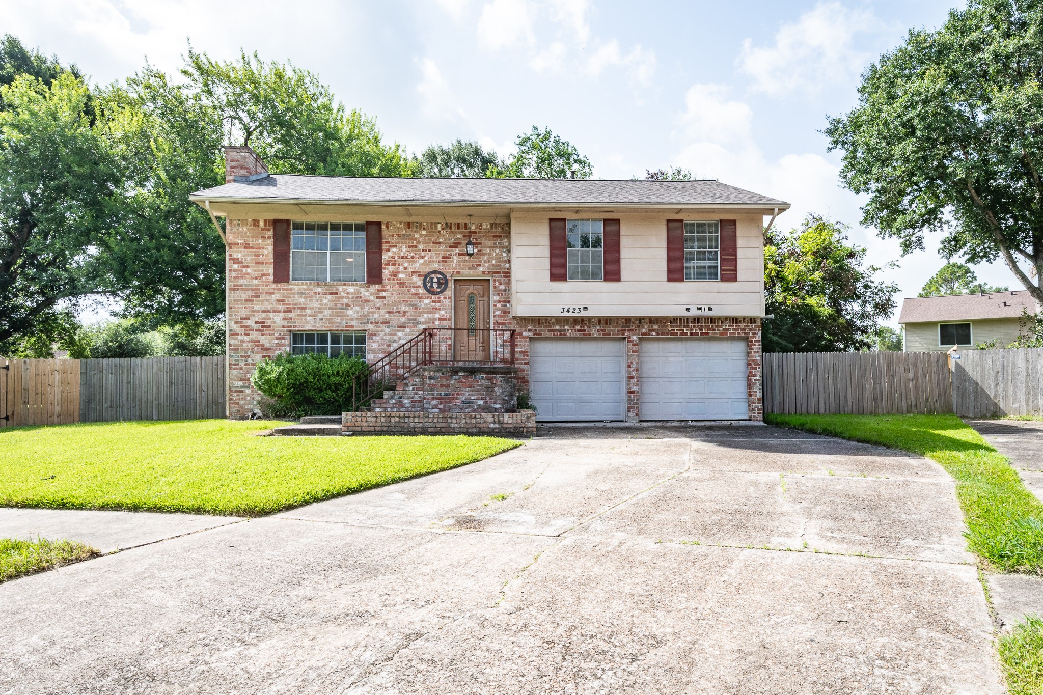 3423 Meadowview Drive Property Photo 1