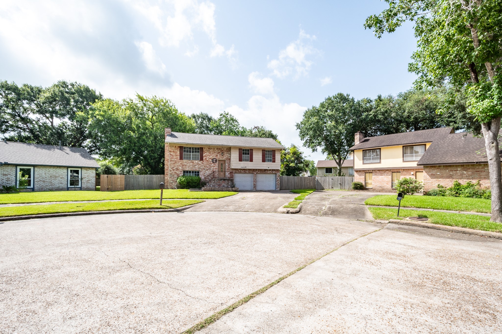3423 Meadowview Drive Property Photo 2