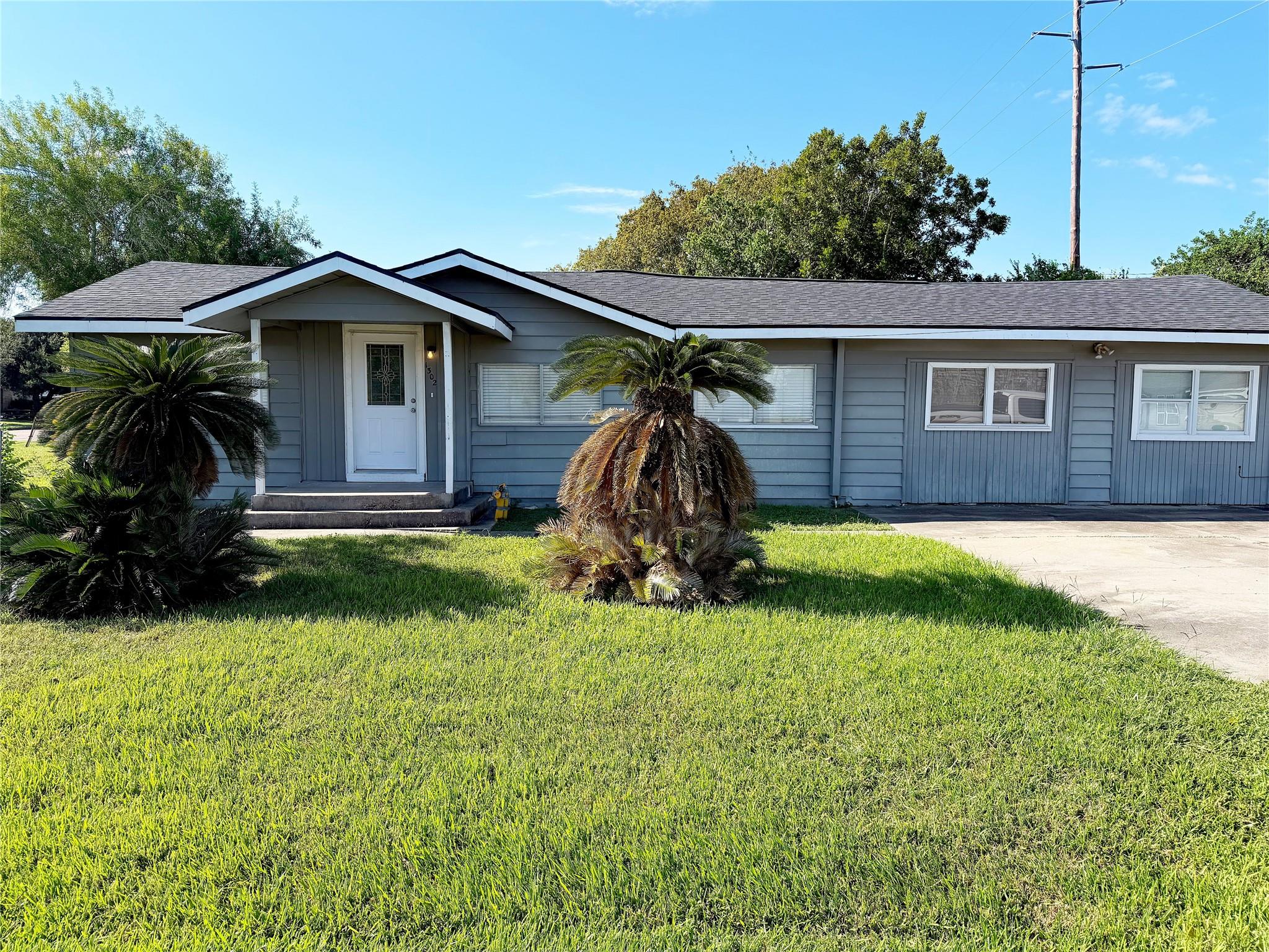 1302 N Avenue R, Freeport Tx 77541 Property Photo 1