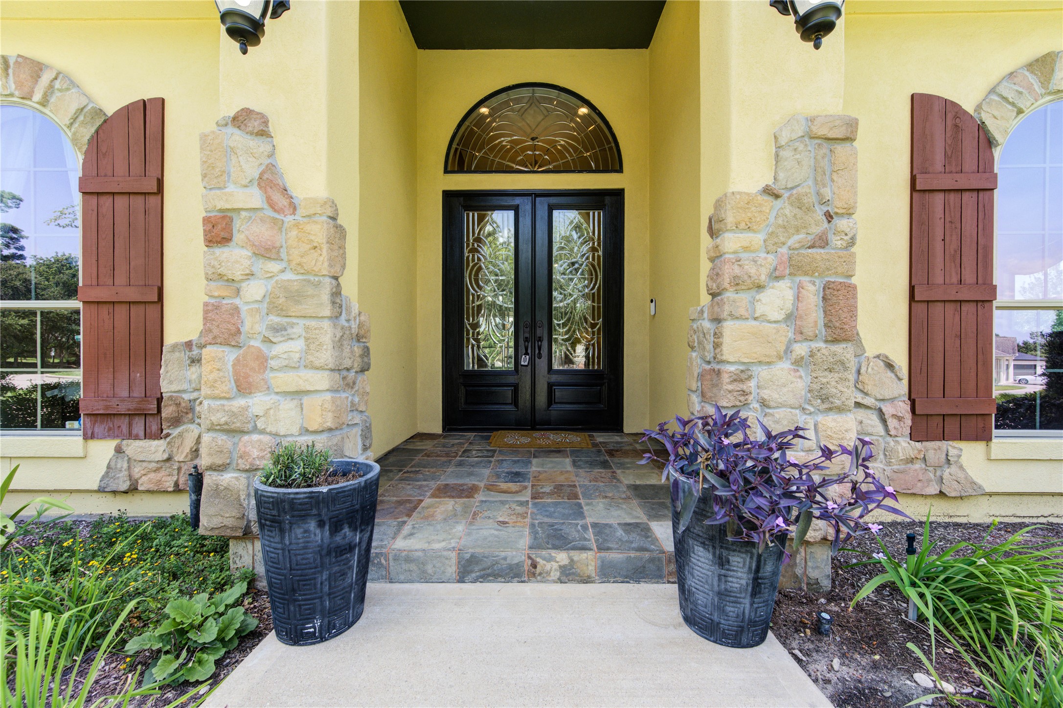 5920 White Oak Trace Property Photo 3