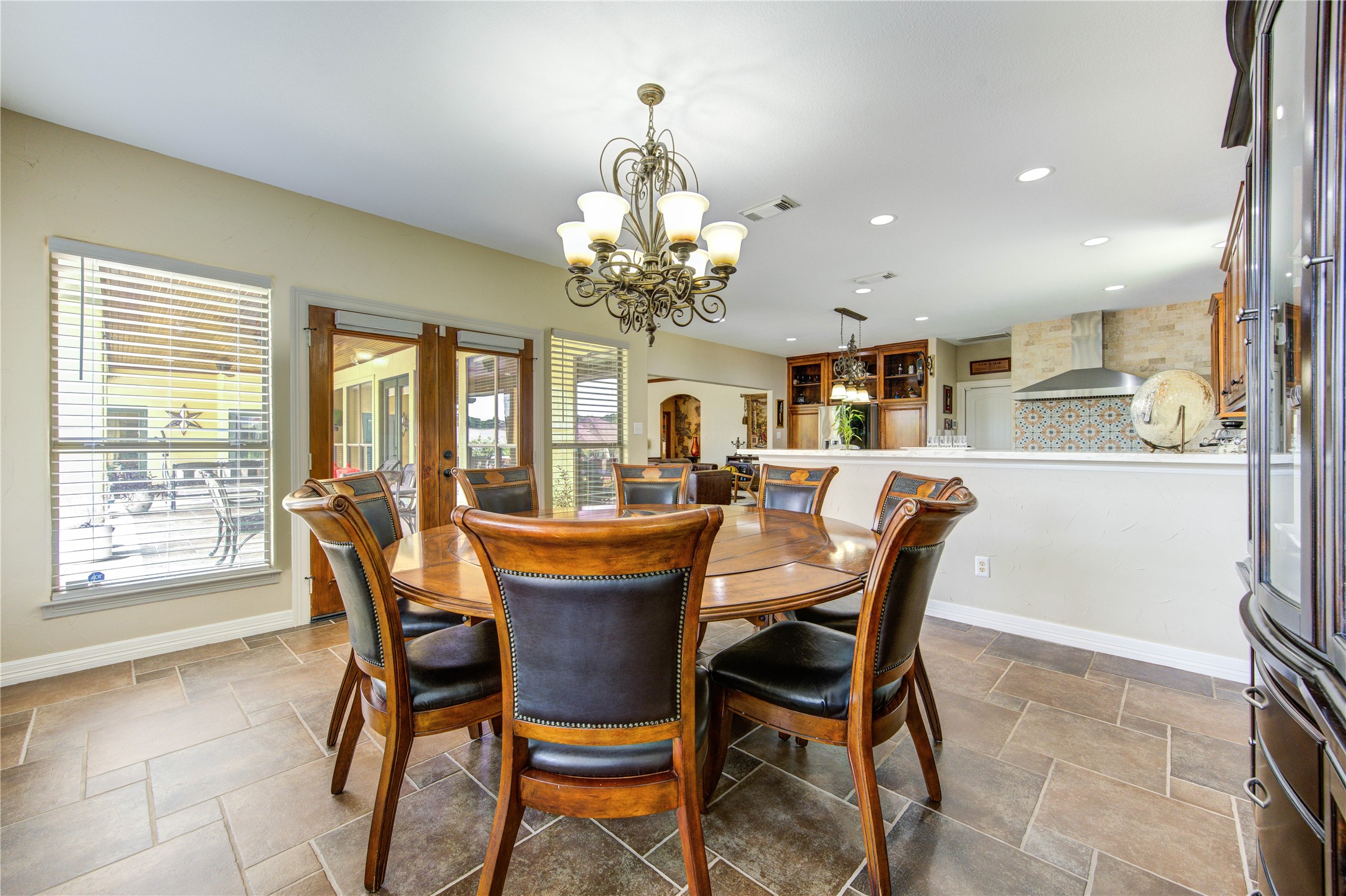 5920 White Oak Trace Property Photo 8