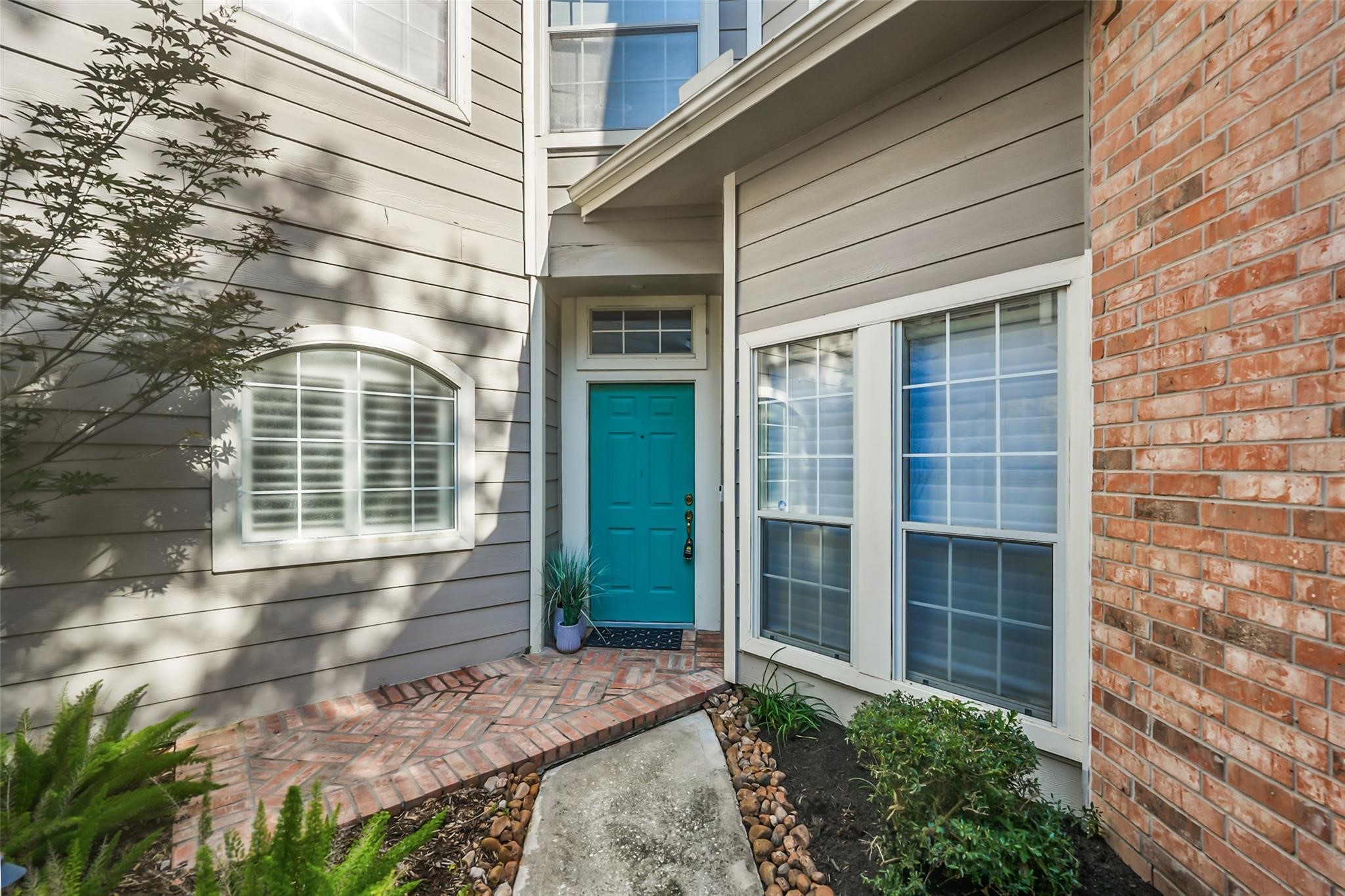 2351 Summit Way Property Photo 2